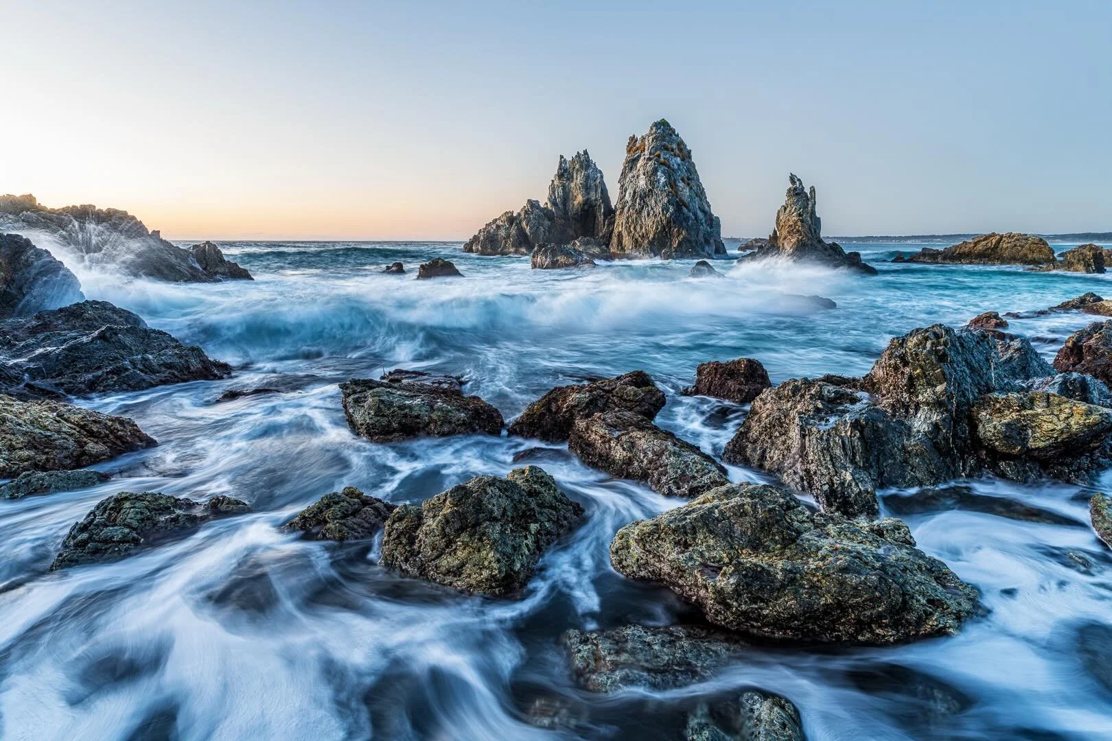 &ldquo;Rocks &amp; Waves 😍&rdquo;
Sunrise / Far South Coast, NSW, Australia .

A few days camping down south last week - has been a while.
Mostly good weather, no &rsquo;sky fires&rsquo;, but a great camp fire! 🔥🏕️

Always appreciate these mini ho