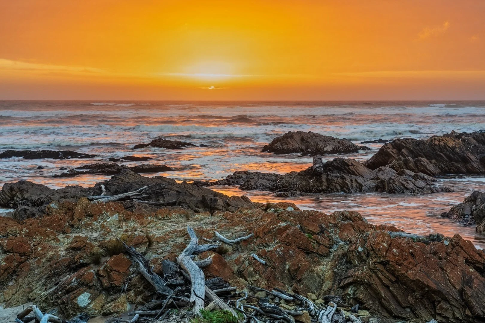 &ldquo;Fire at The Edge of The World&rdquo;

Sunset / North West Tasmania, Australia.

For my last stop on this Photography Roadtrip, I&rsquo;d driven from Bay of Fires on the east coast to Tassy&rsquo;s north west.

The coastline here has a massive 