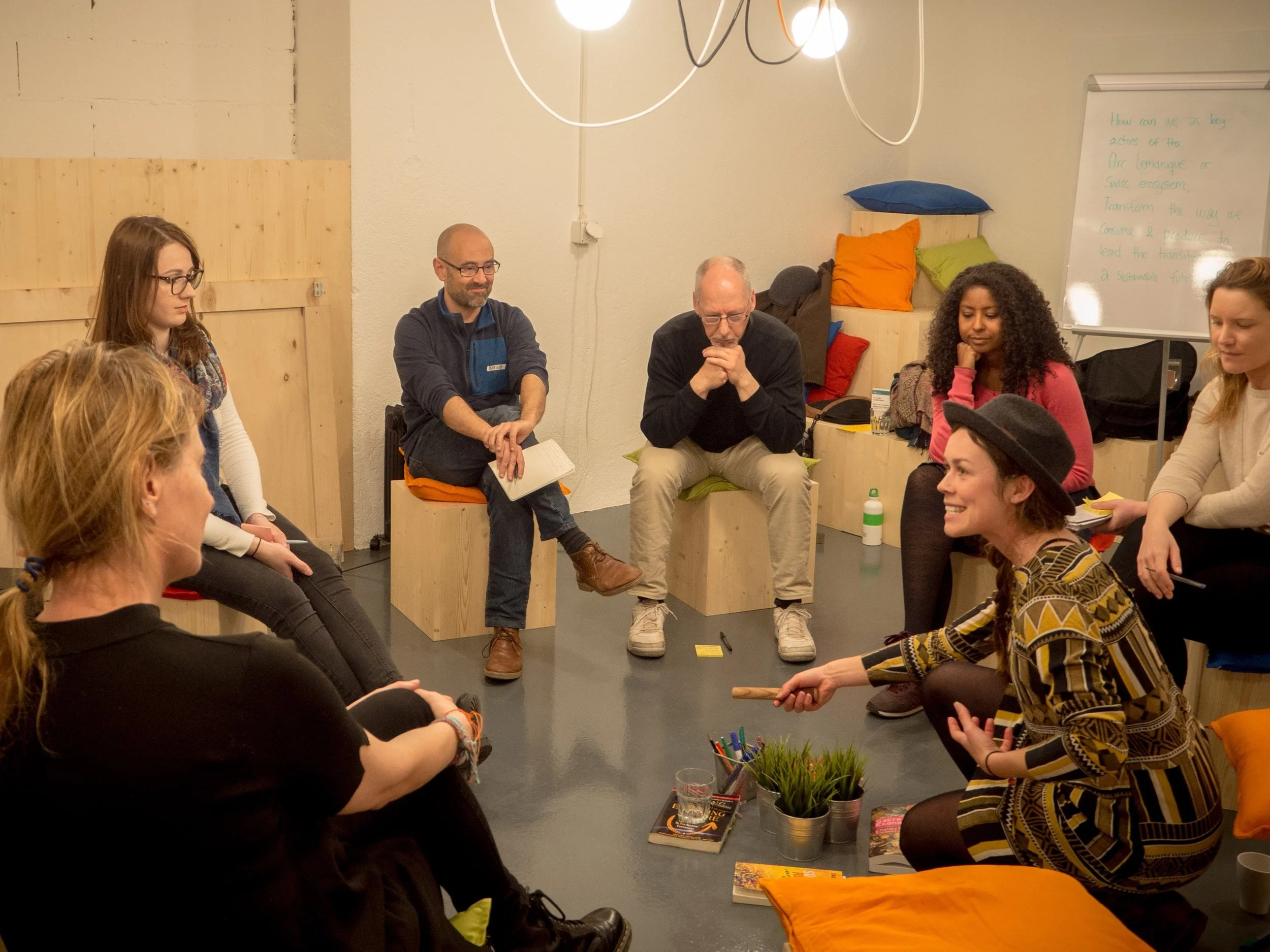 A group of people at a dialogue evening.
