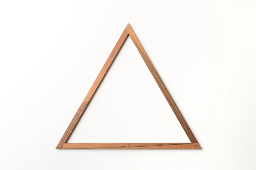dozen_aura_frame_01.jpg