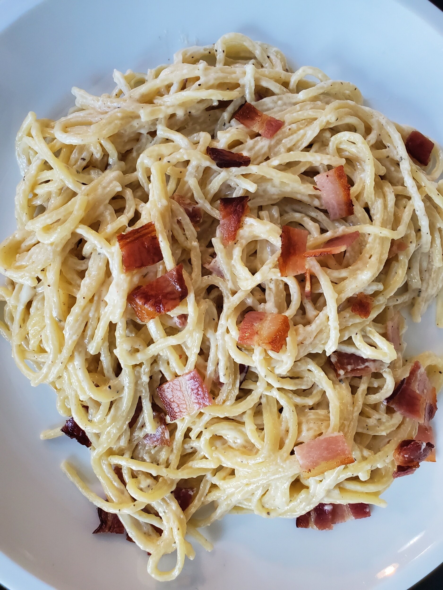 Creamy Bacon and Garlic Spaghetti 