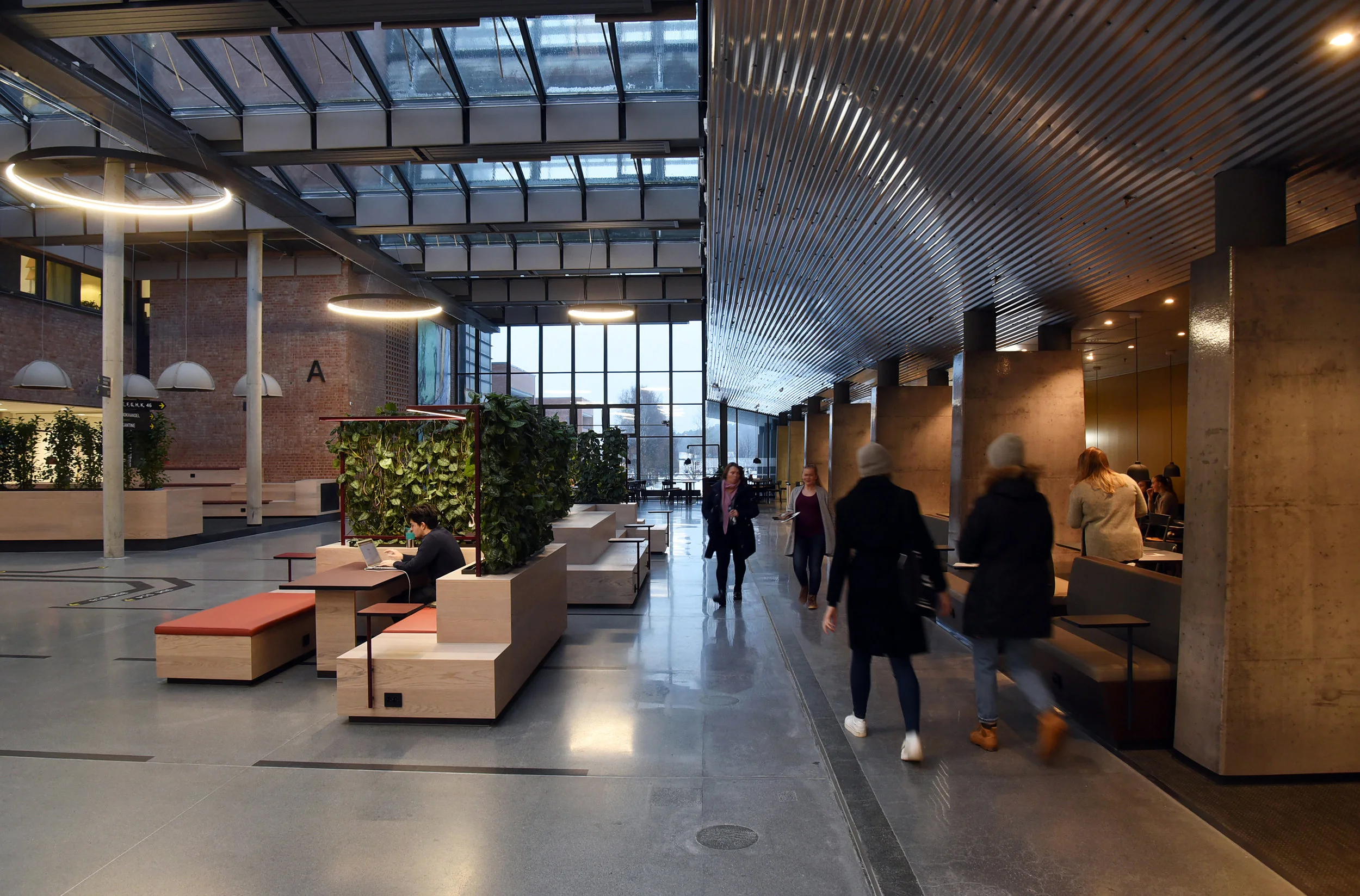 Interiør vrimlehallen, universitetet i Agder