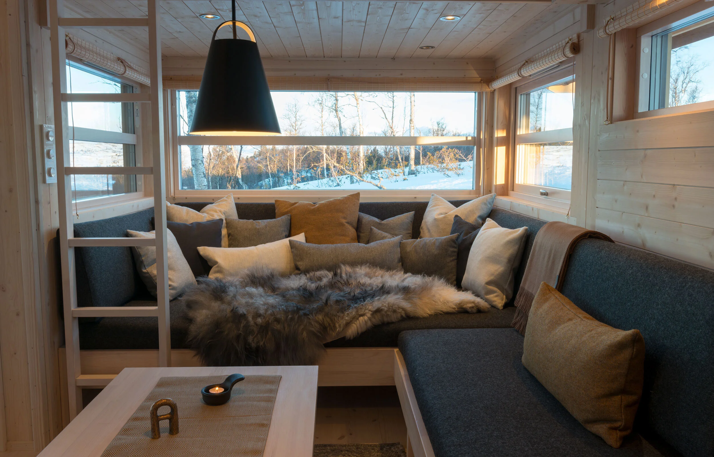 Interiør hytte, stue, Ålhytta