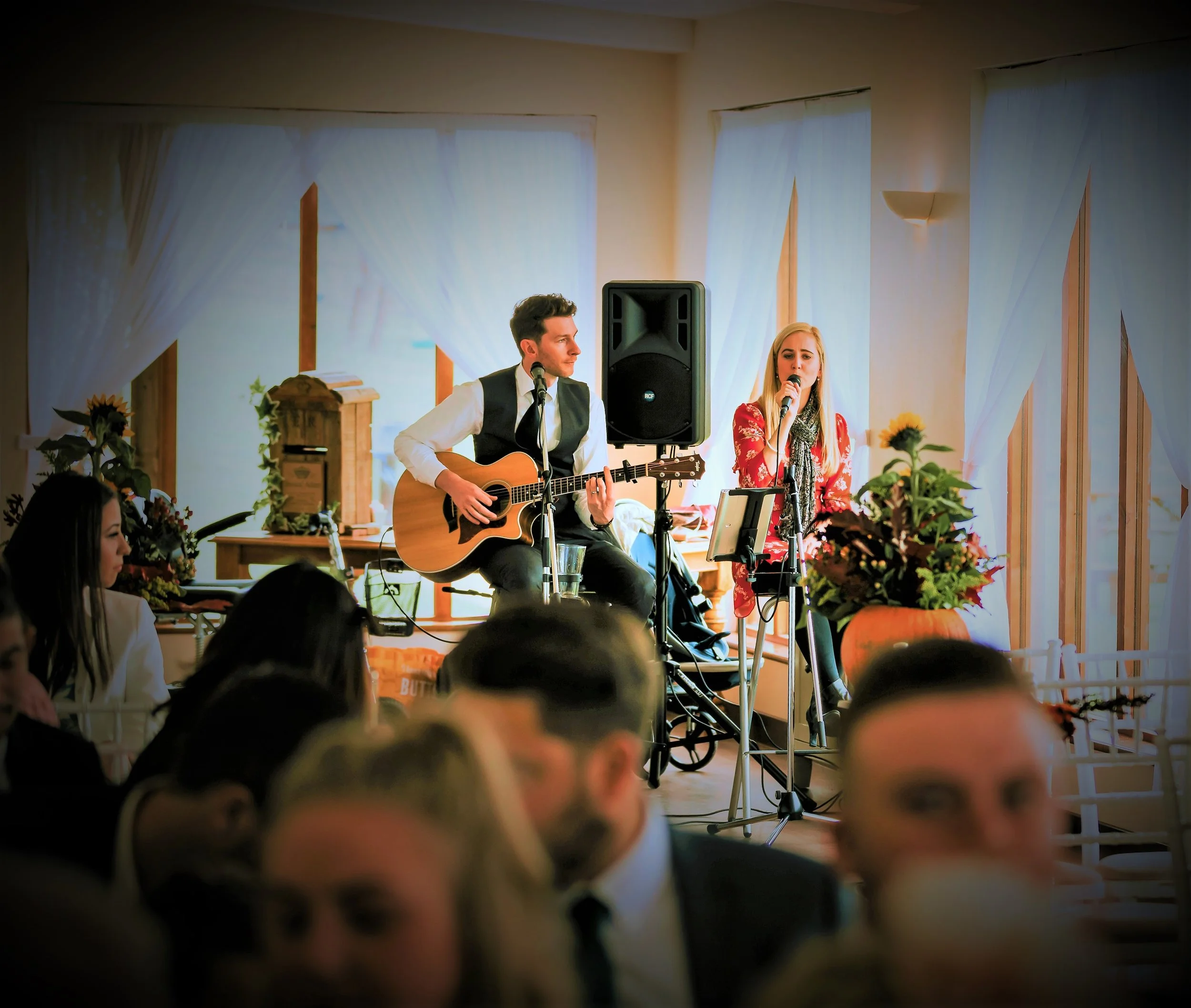 Taylormade Wedding Band Duo - Skylark Farm, Northapmtonshire