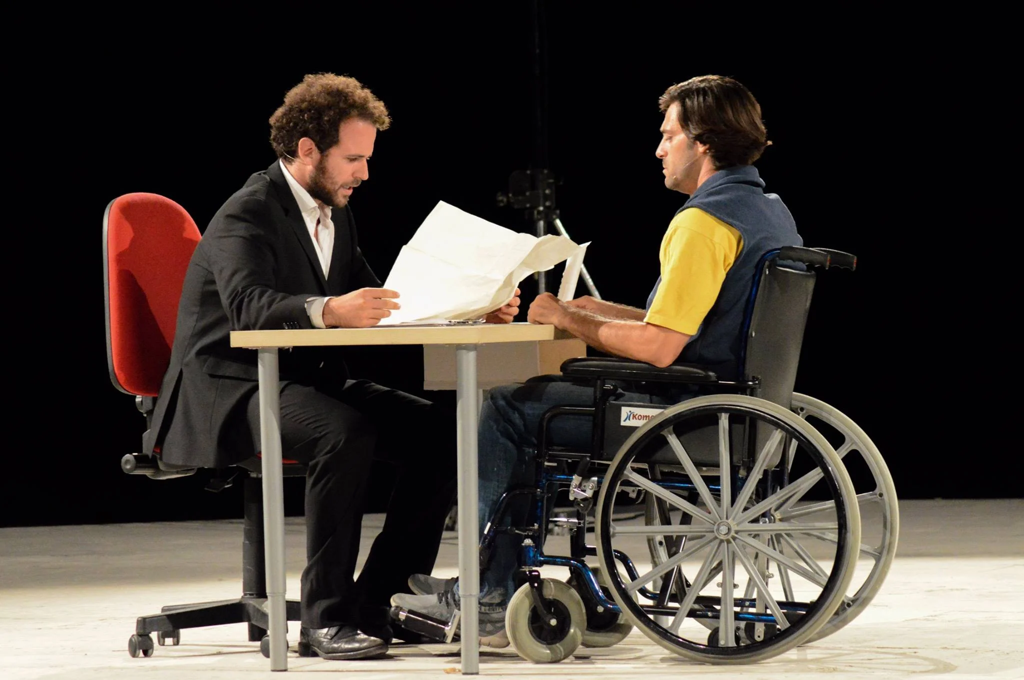 30ott_4nov-OffOffTheatre_La rivoluzione delle sedie.jpg