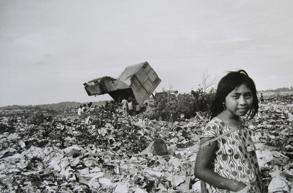 Lisetta Carmi, Venezuela, El Basurero, Maracaibo, ,1969 @Lisetta Carmi, courtesy Martini & Ronchetti_600.JPG