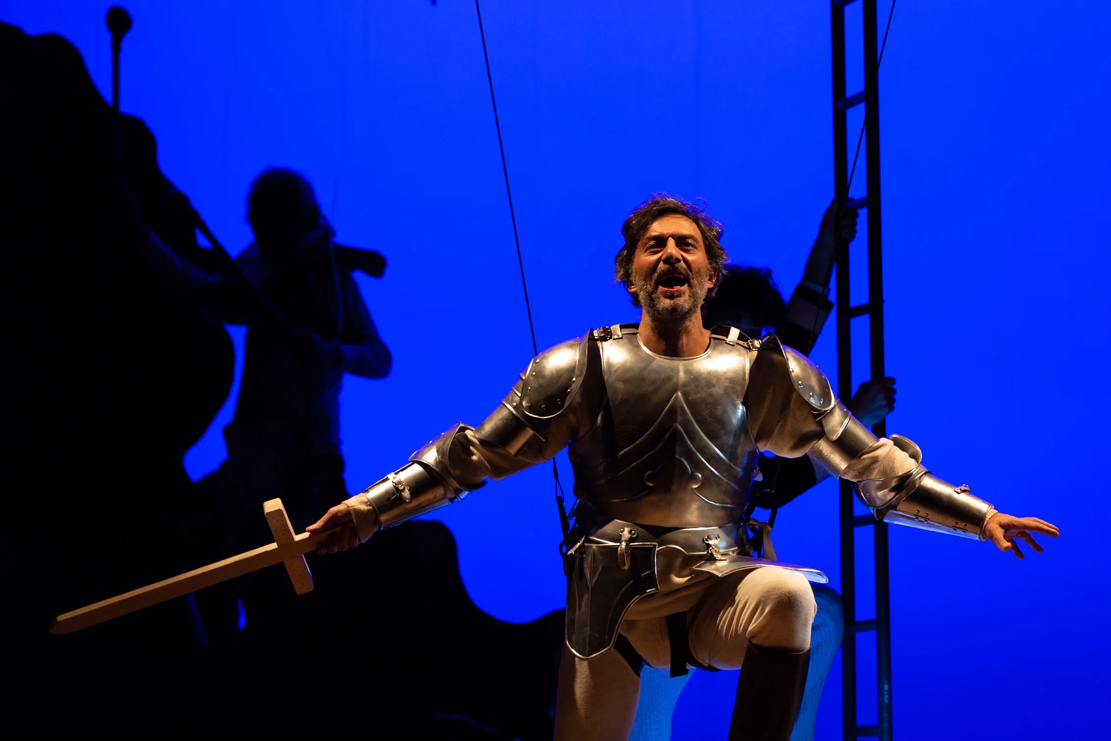 Un cuore divetro in inverno
uno spettacolo di e con Filippo Timi
e con Marina Rocco, Elena Lietti, Andrea Soffiantini, Michele Capuano
luci Camilla Piccioni
produzione Teatro Franco Parenti / Fondazione Teatro della Toscana