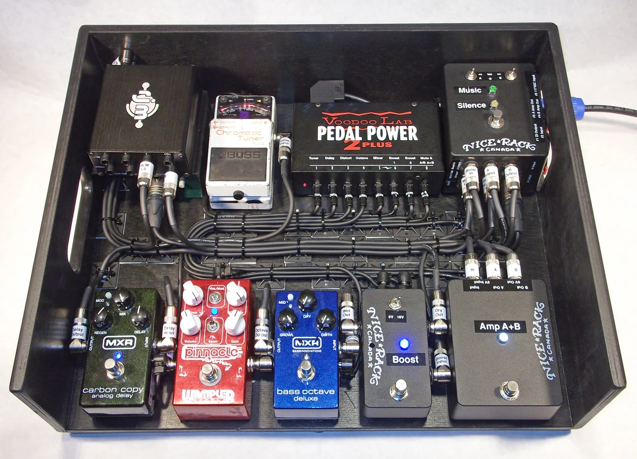 Headstones_Bass_Pedalboard_01.JPG