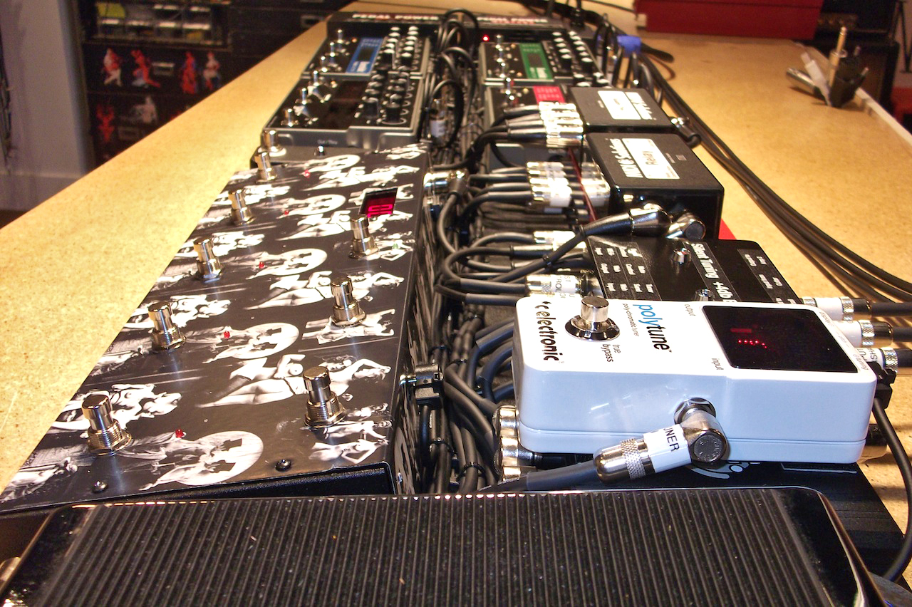 RJMMusic_MasterMind_Mini_Effect_Gizmo_Mini_Line_Mixer_Eventide_Space_TimeFactor_ModFactor_PitchFactor_RMC_Picture_Wah_Voodoo_Lab_Pedal_Power_2+_Pedal_Power_Digital_03.JPG