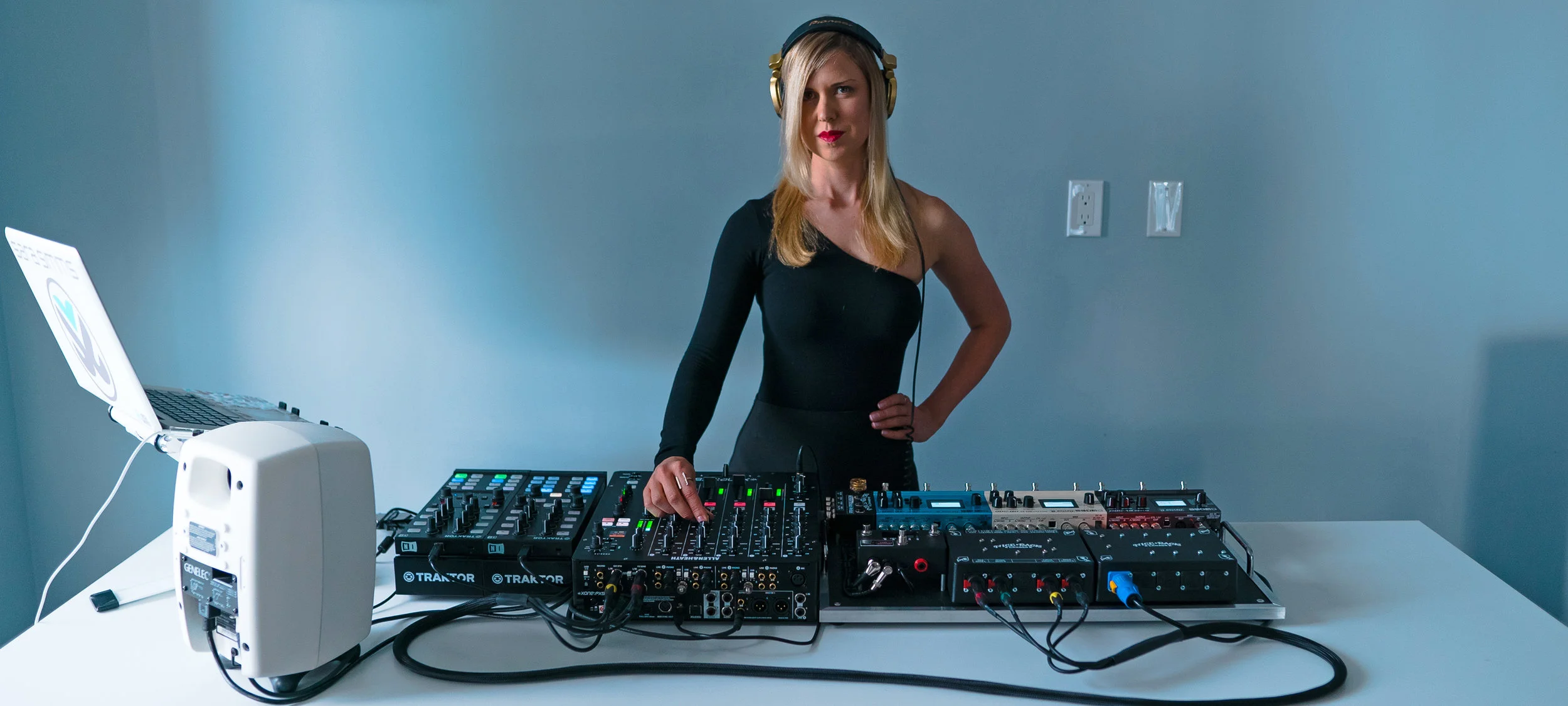 DJ Sara Simms