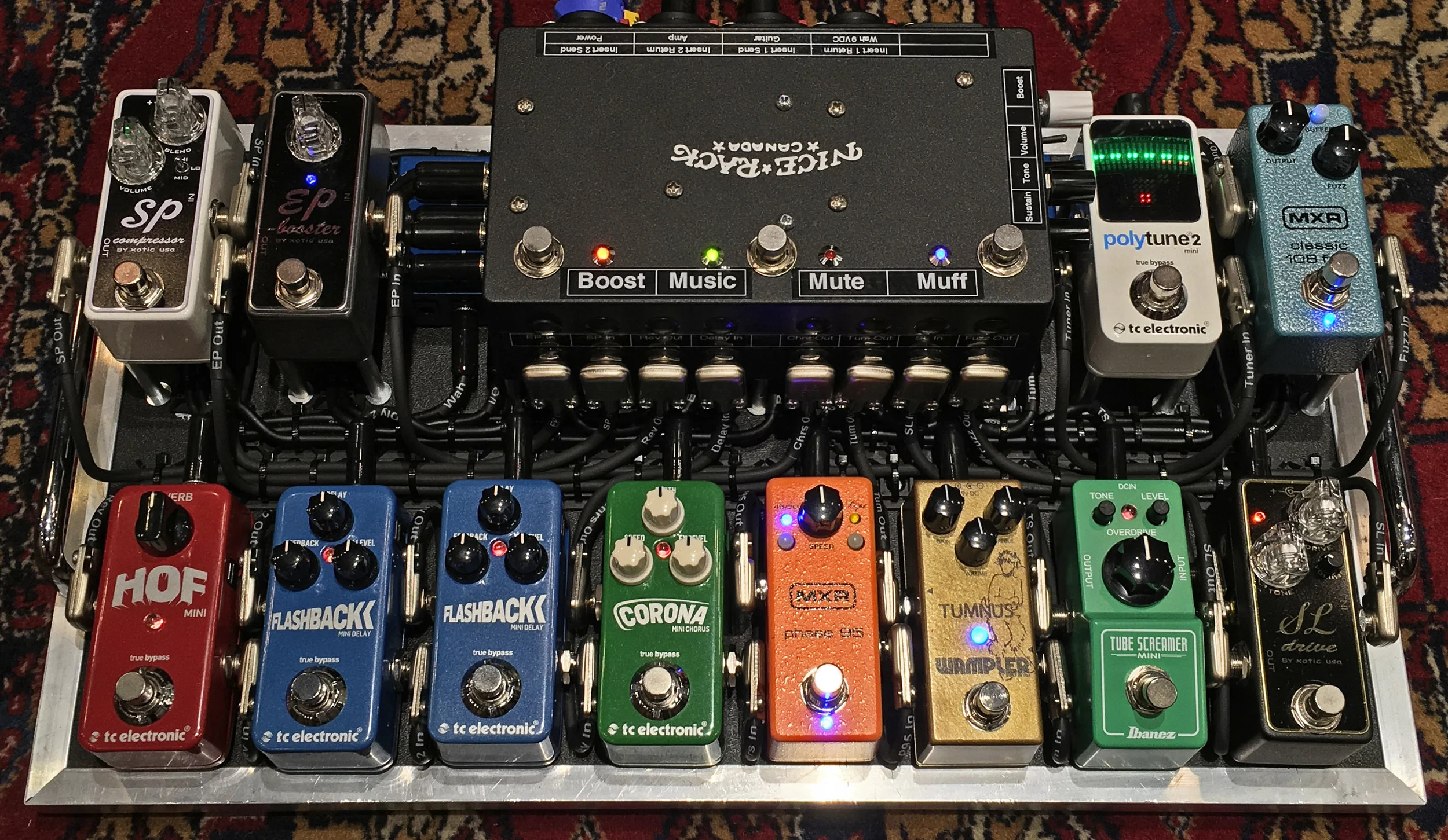 Compact_Pedalboard_01.jpg