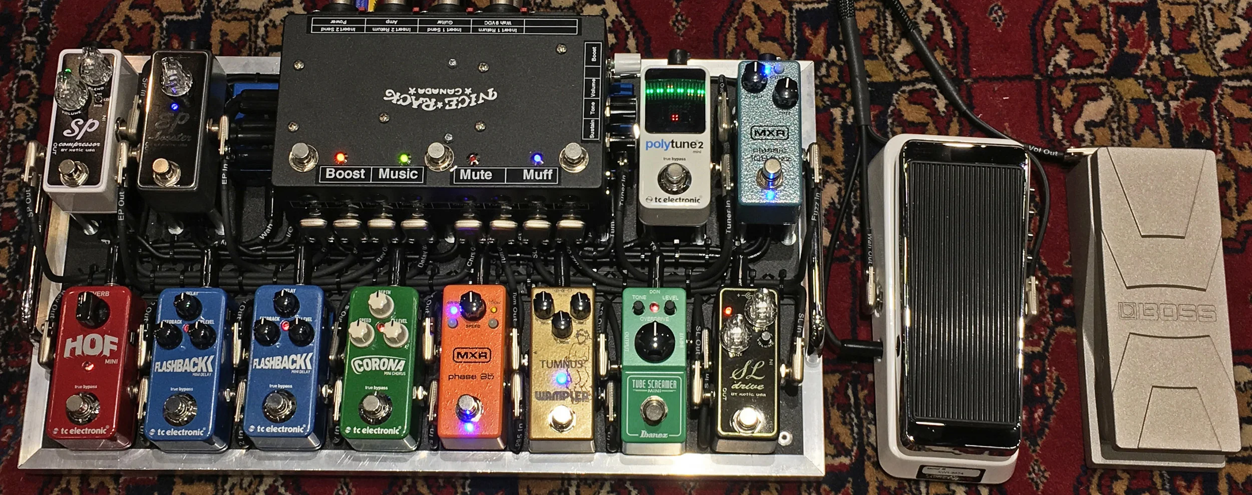 Compact_Pedalboard_02.jpg