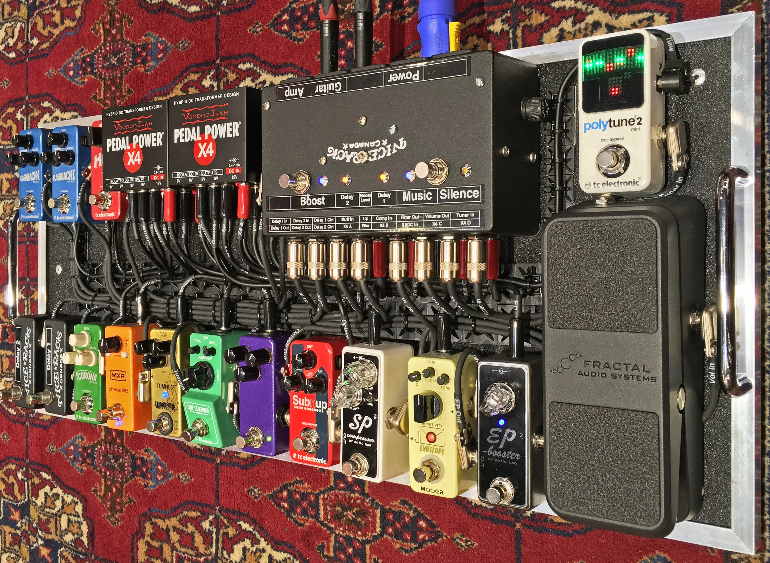 Mars_Hotel_Mark_Arbus_Mini_Pedalboard_03.jpg