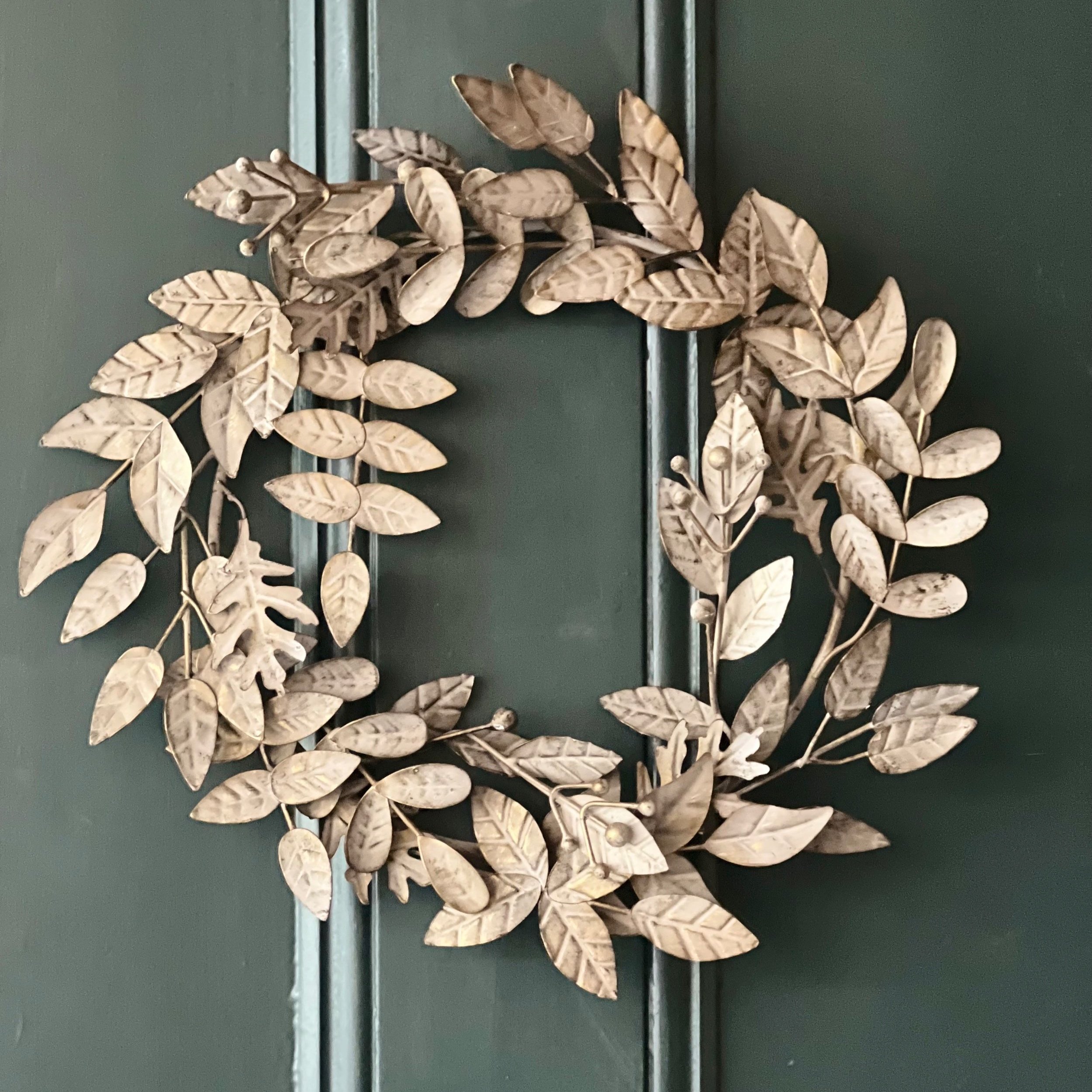 Vintage Style Distressed Wreath of Leaves