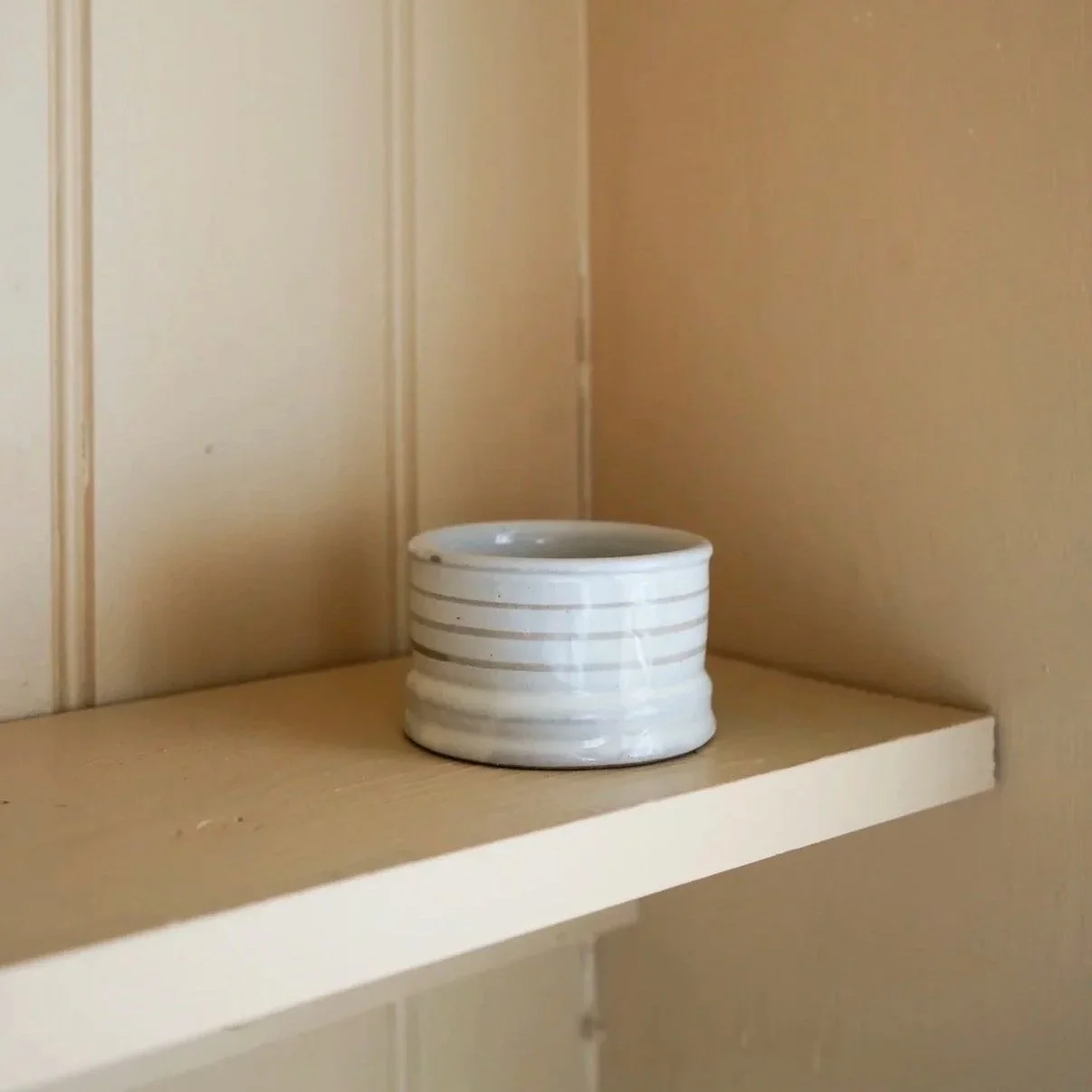 Hand+Painted+Taupe+Stripe+Dip+Bowl%3A+Tea+Light.jpg