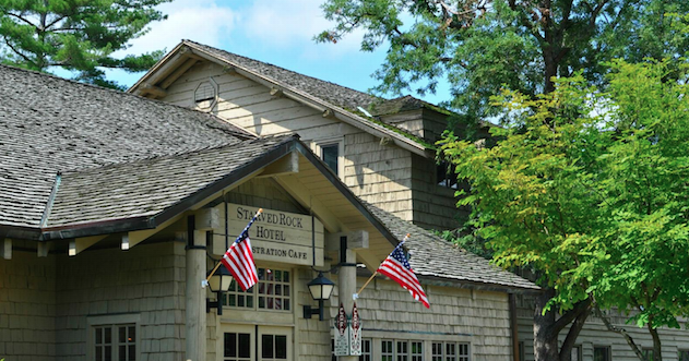 Starved-Rock-Lodge.jpg