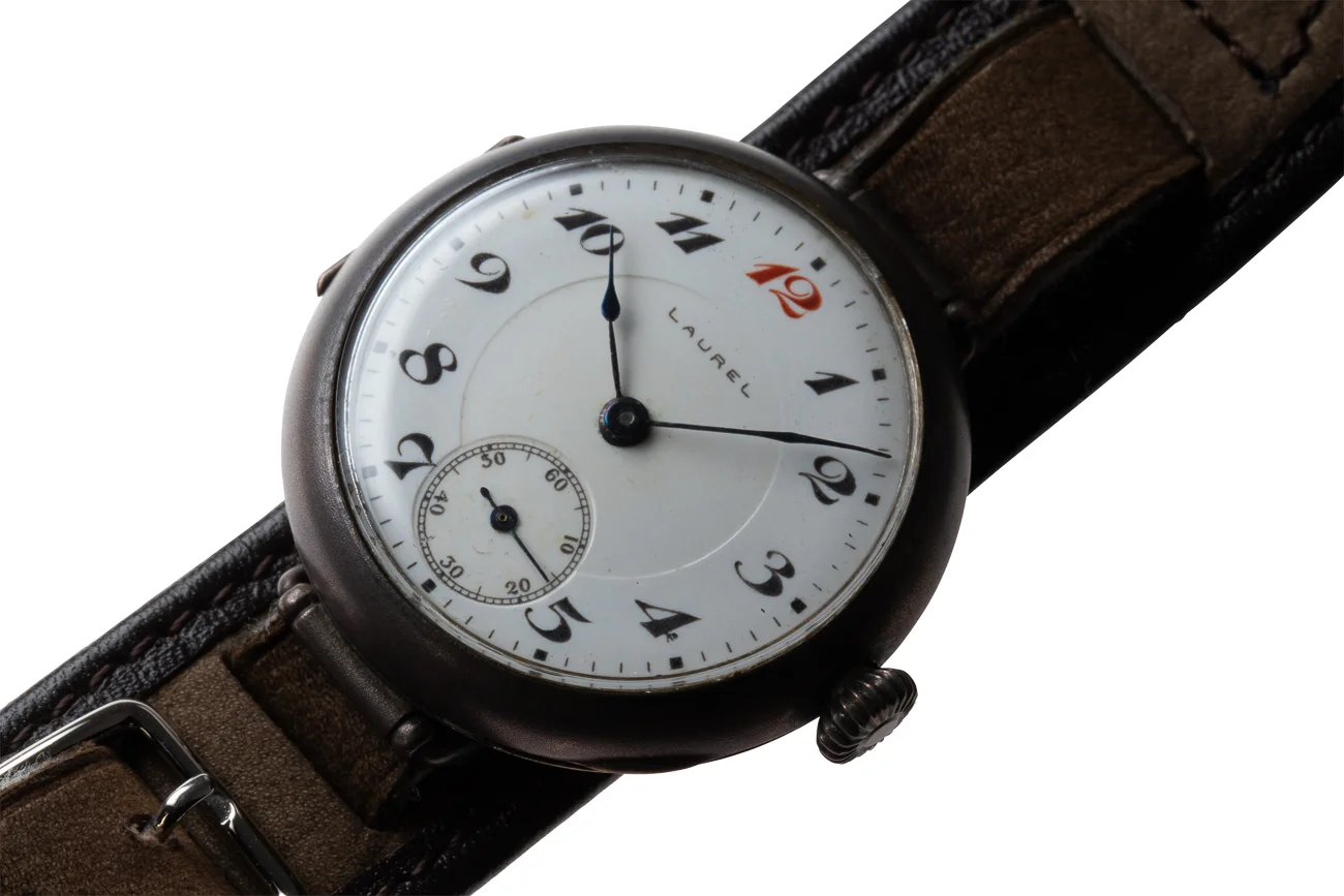 In 1913 the "Laurel" was the first wristwatch to made in Japan. In the early days, the company was able to produce between 30 to 50 watches a day.