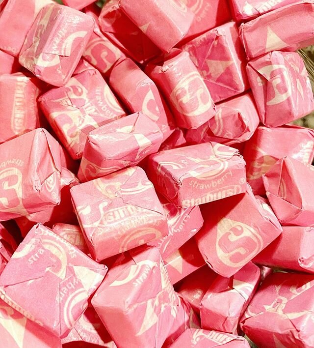 Let&rsquo;s get this party started. #cheekyrouge #starbursts #candy #diet