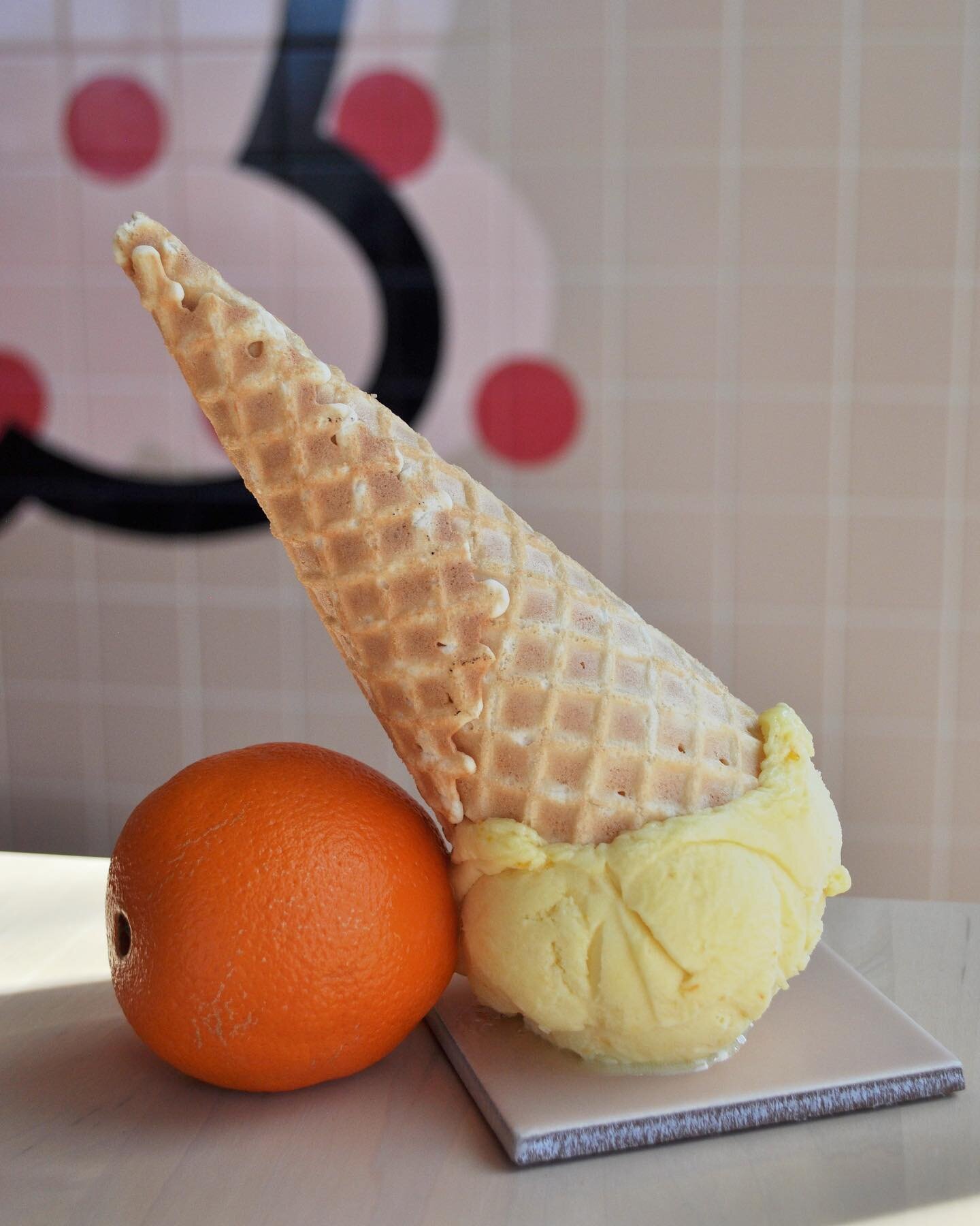 Bringing sunshine to your day with a scoop of ORANGE BLOSSOM sorbet! This new flavour combines orange juice, orange blossom water and orange zest for your daily vitamin C intake 🍊 We are open all weekend long! 
.
.
.
#xoicecream #madewithlove #yycic