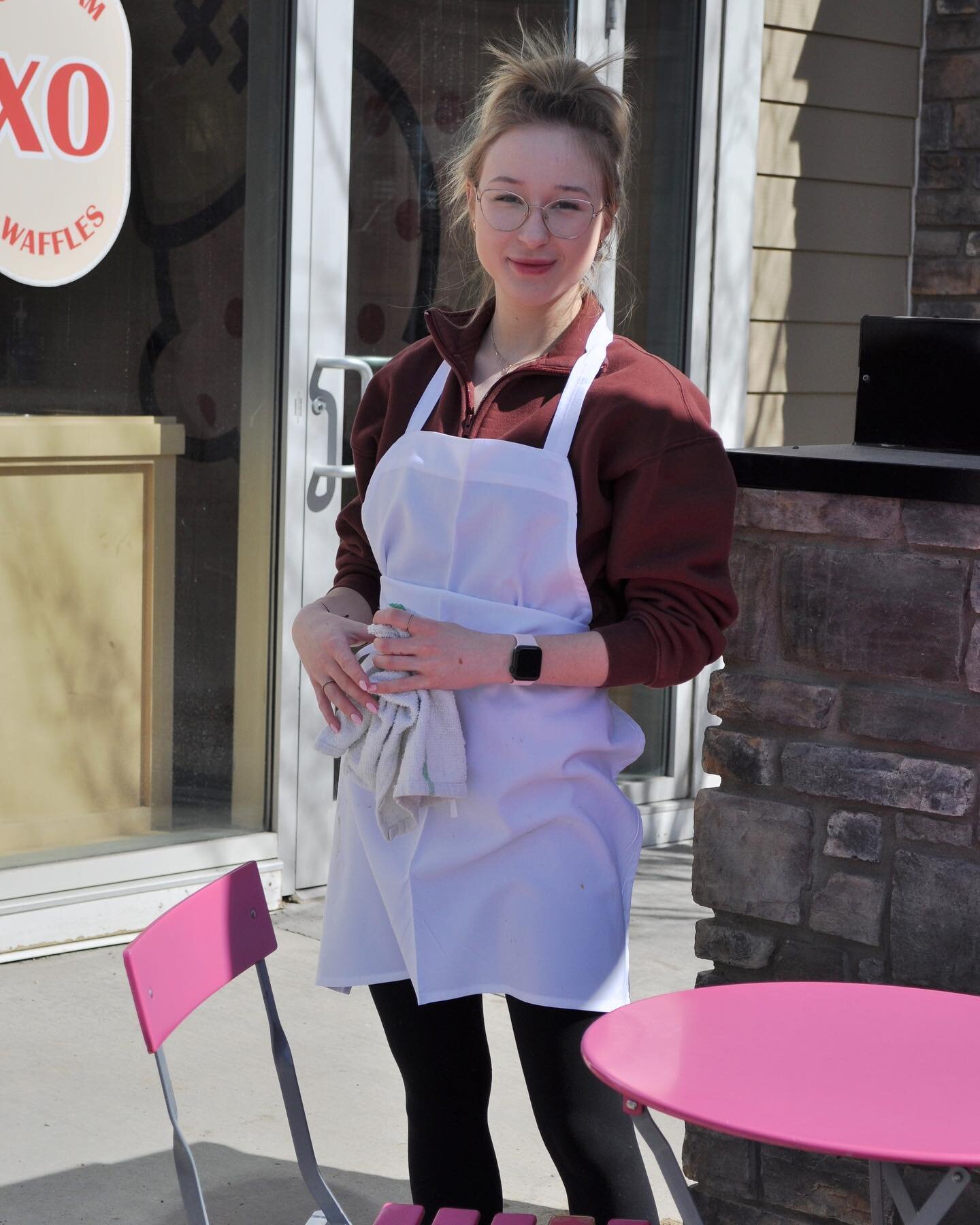 Happy sunny Friday! Natalia and the team are here to serve you delicious scoops of ice cream! 
.
.
.
#xoicecream #madewithlove #yycicecream #yyctreats #yyclifestyle