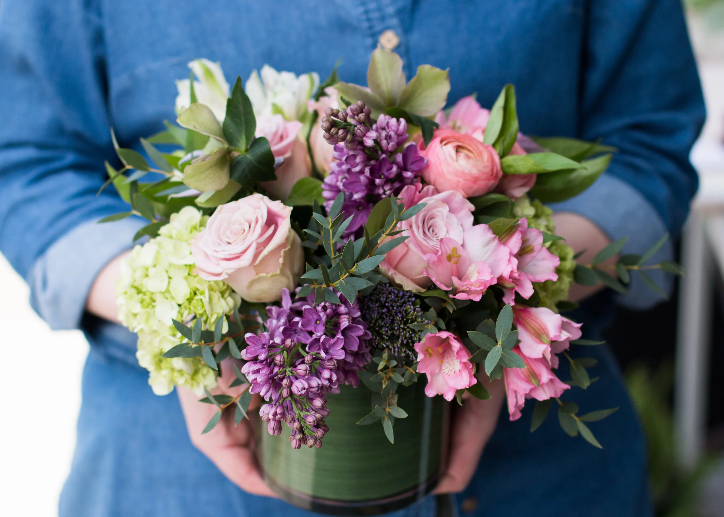 Fresh flowers for the ultimate gift everyone loves. Mention this post to receive a complimentary $10 upgrade to your custom fresh flower orders for easter weekend.