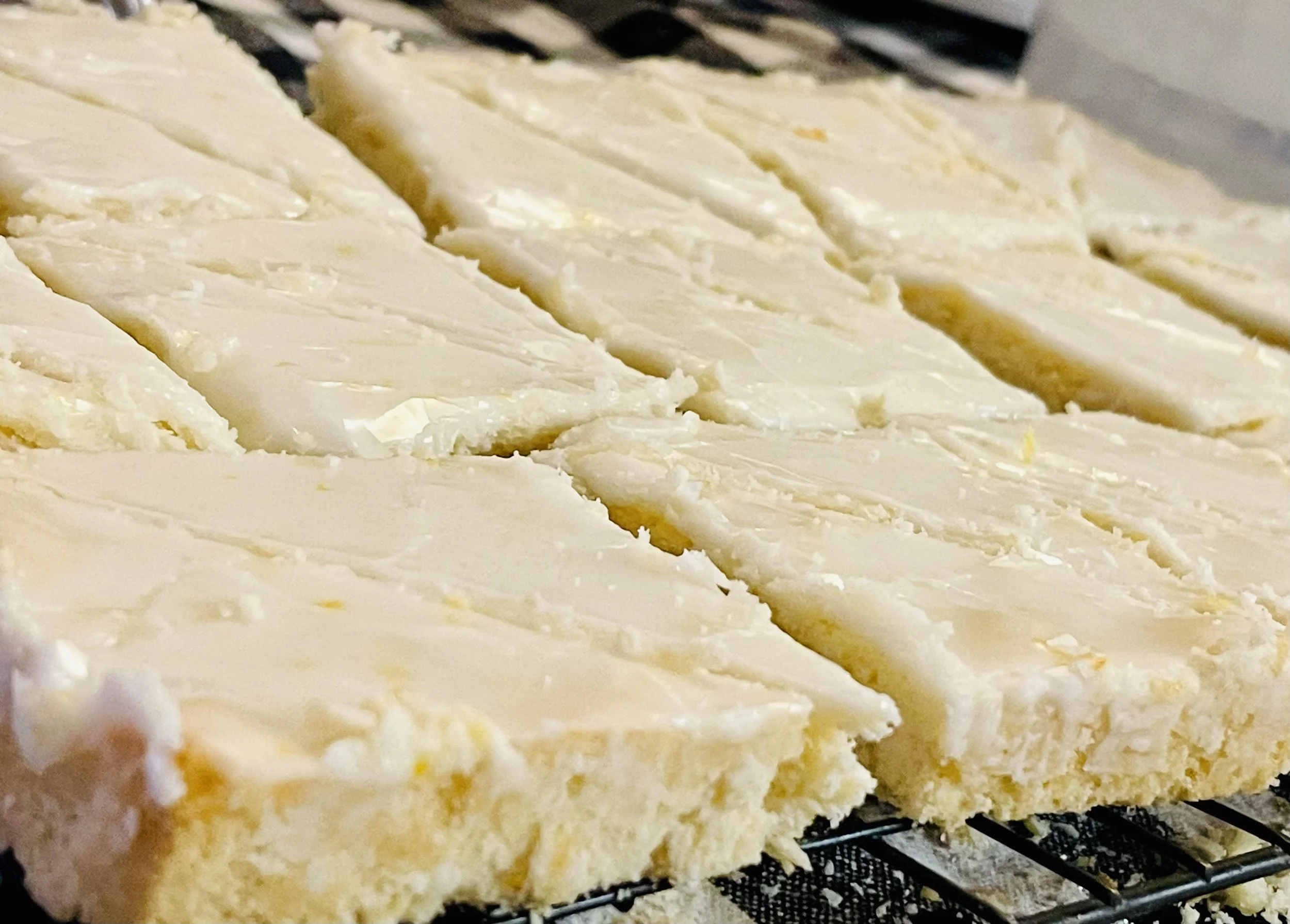 lemon bars2.jpg