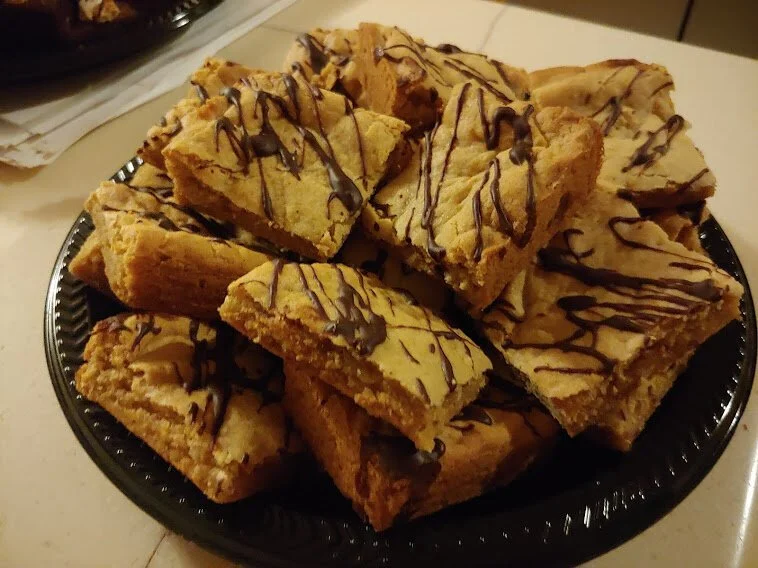 Blondies with or without chocolate on top.jpg