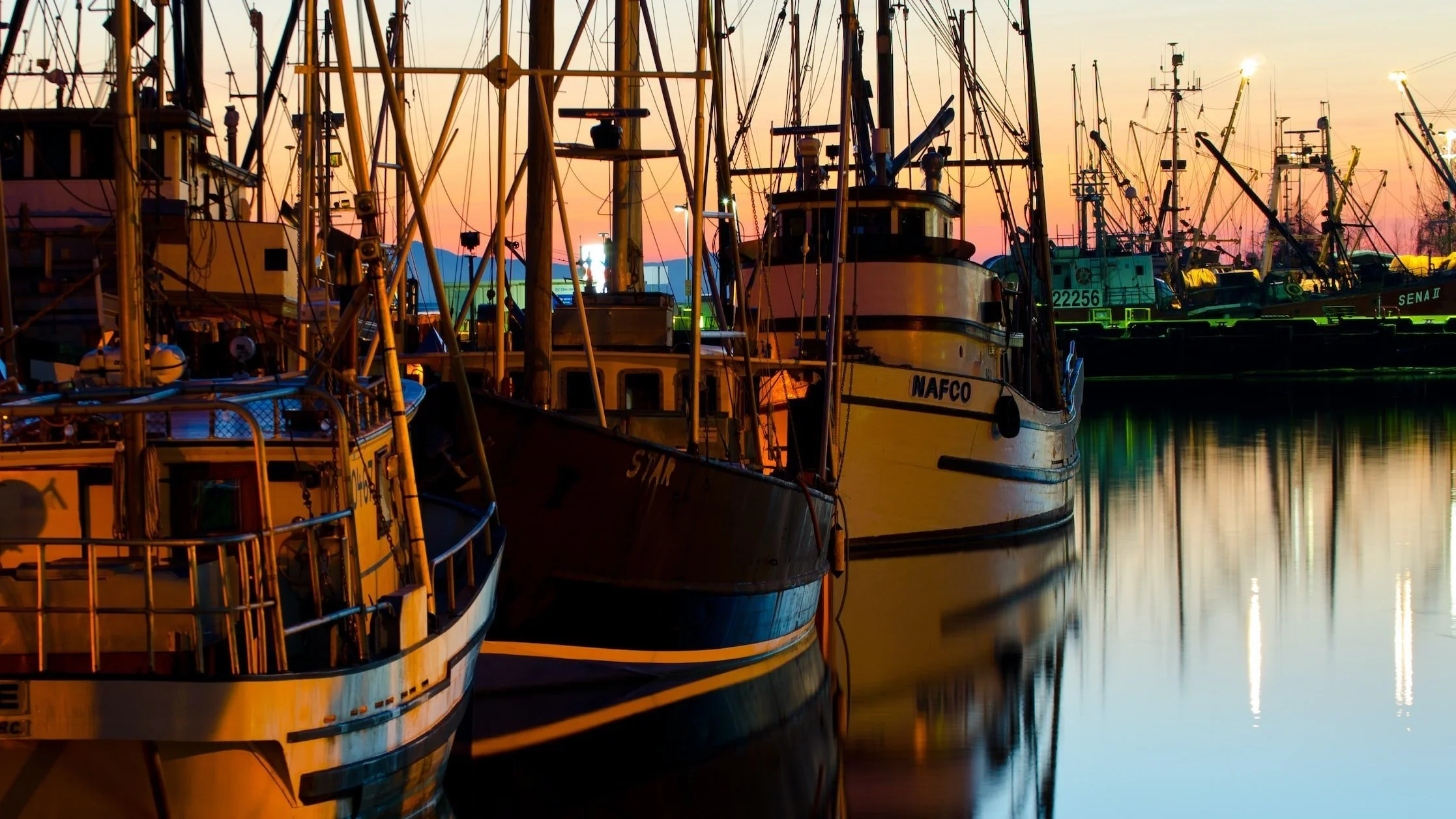 Crossroads and ships ...