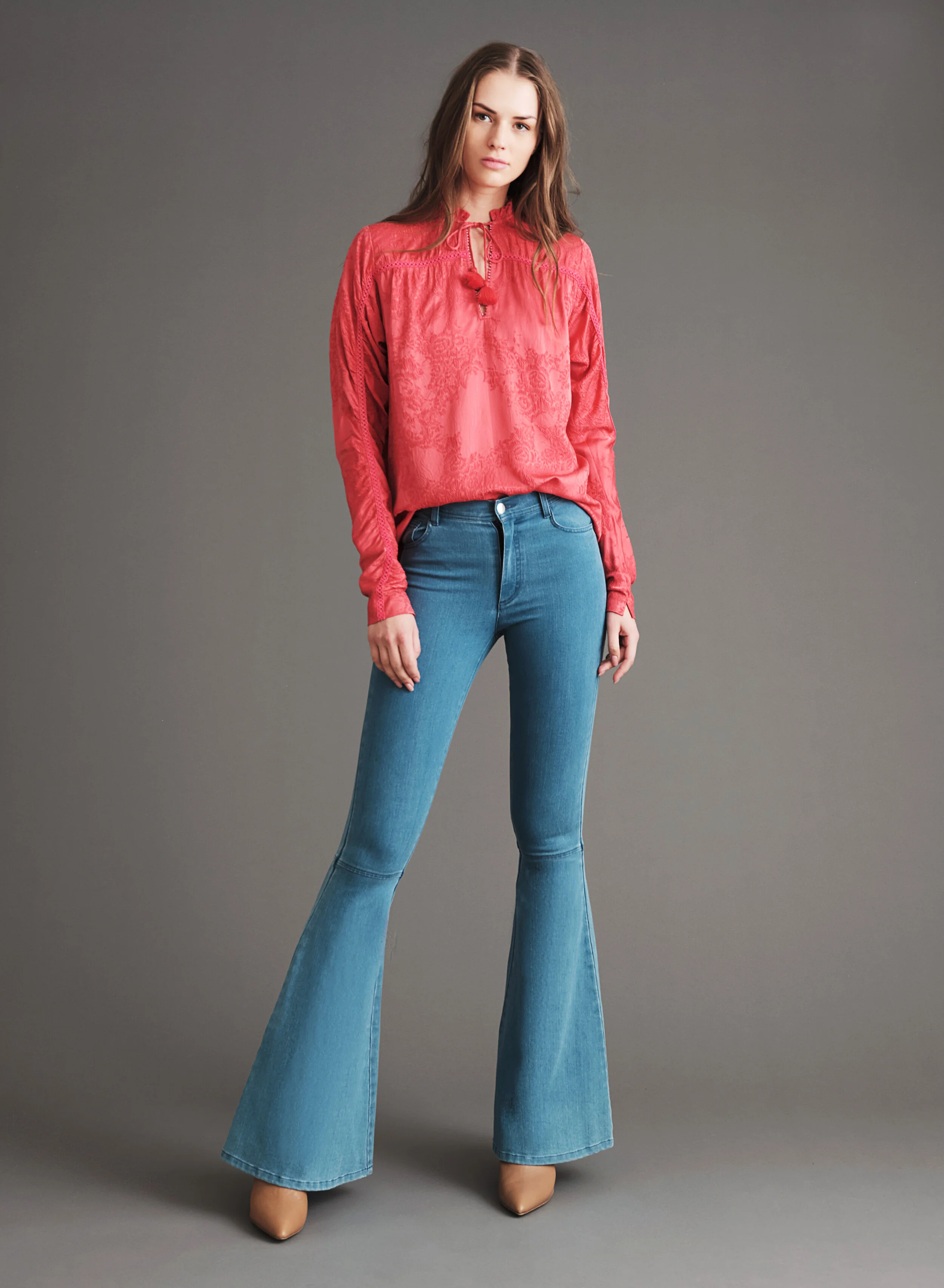 CRYSTAL_JEAN_LIGHT_WASH_DENIM_0851.jpg
