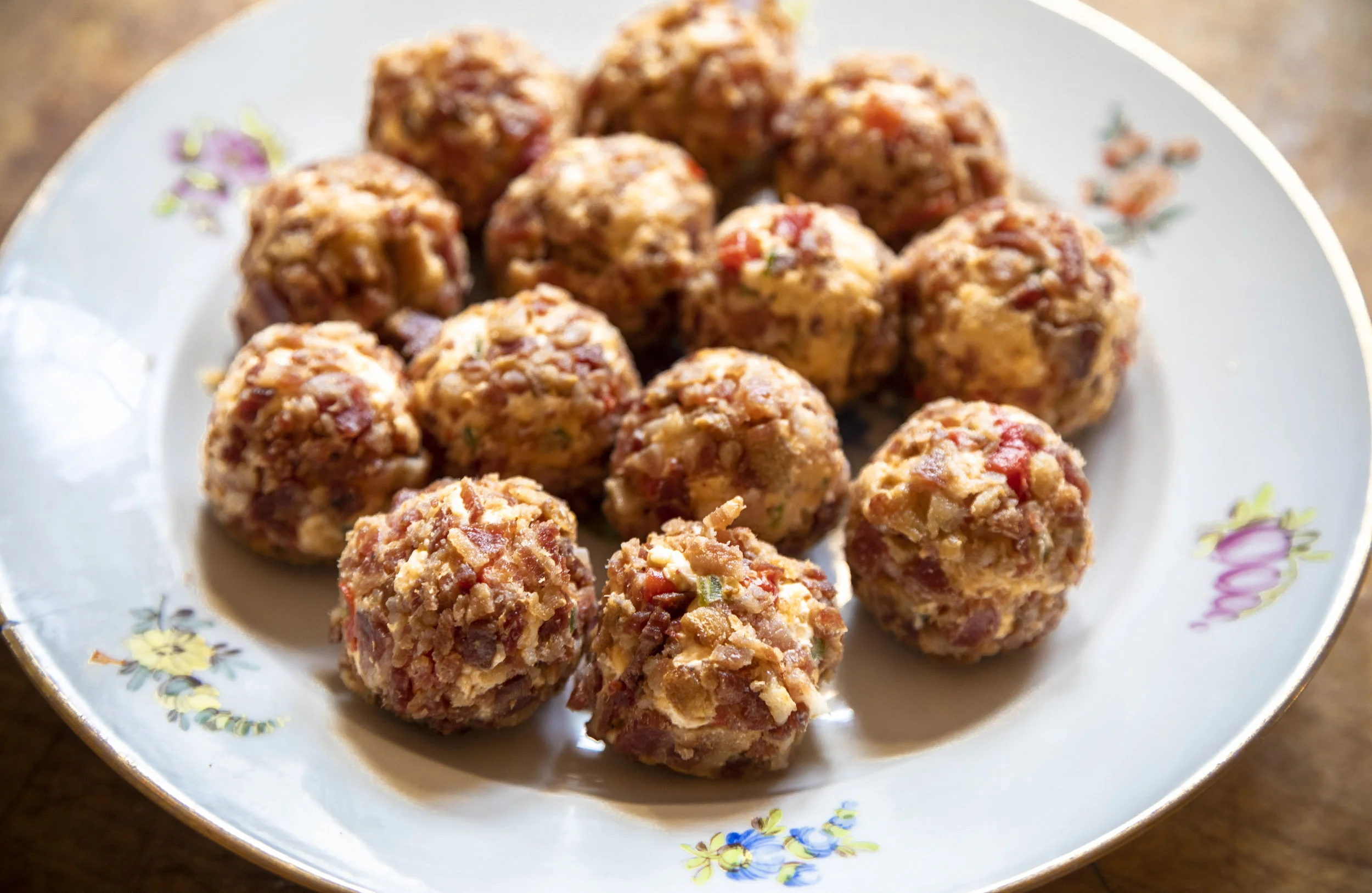 Spicy Pimento Cheese Balls / Grocery Wars