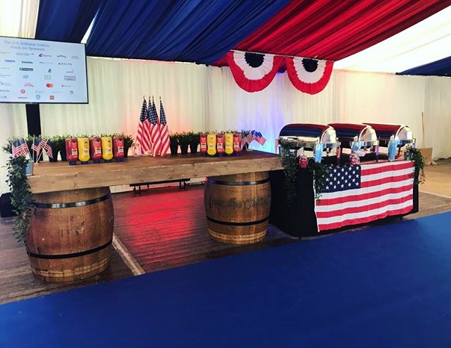 Happy 4th of July πΊπΈπΊπΈ #teamfitzers served all American classics at the U.S Ambassadors Residence in the Phoenix Park yesterday! #food #hotdogs #burgers #yum