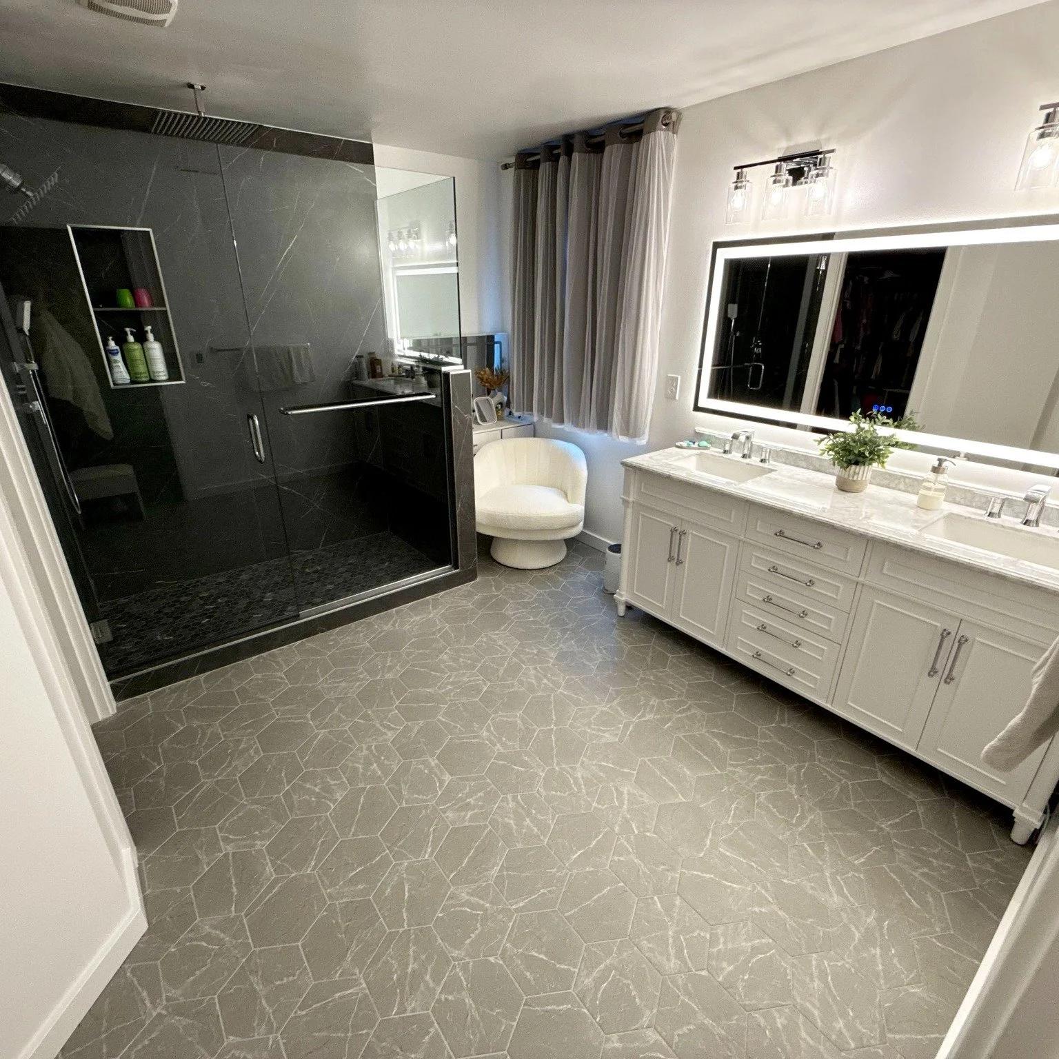 Proof that the right tile can totally transform a space 😍
This homeowner mixed and matched multiple Statements favorites &mdash; and the before-and-after glow-up is so satisfying.

We&rsquo;re so grateful to be part of your home story!

#StatementsT