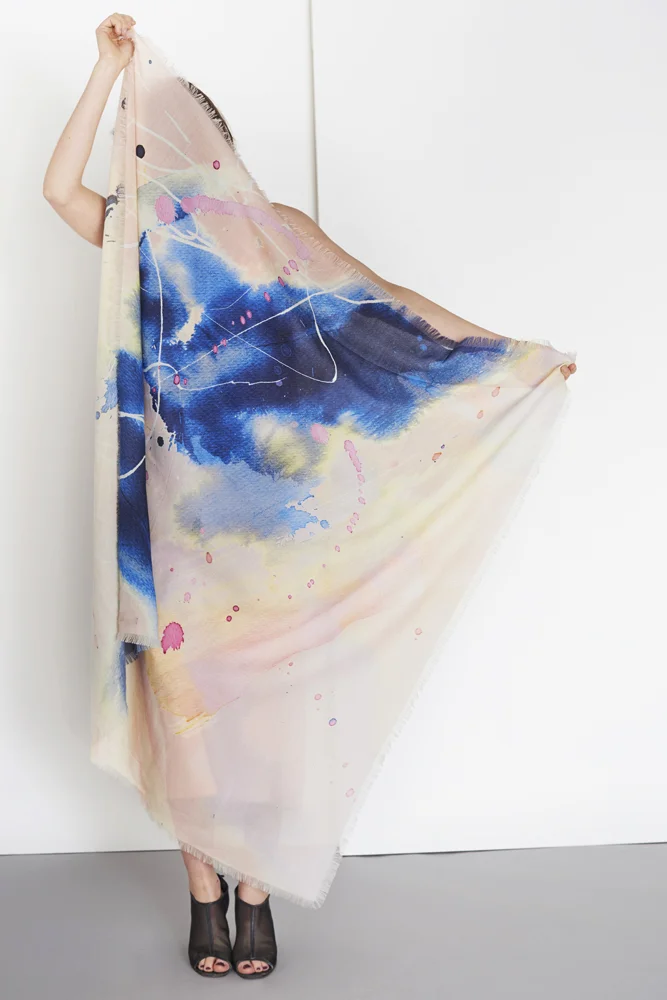 MULTI-COLOURED WOMEN’S SQUARE SCARF WITH AN ABSTRACT PAINTERLY PATTERN MADE FROM 100% WOOL