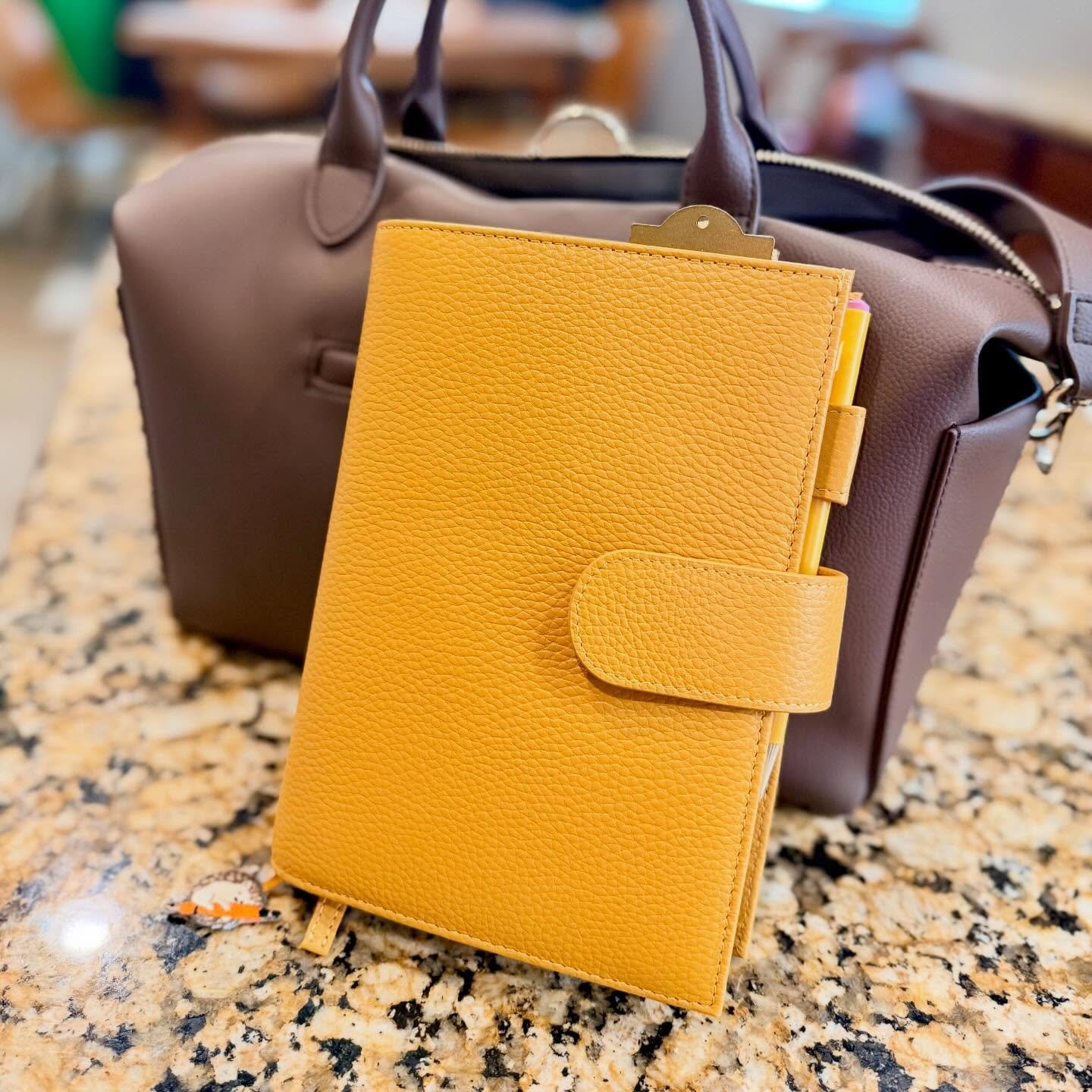 Look for the yellow ☀️ 

@motermofficial b6 journal cover in mustard

#writingmindset #motermmustard #moterm #notebook #planner