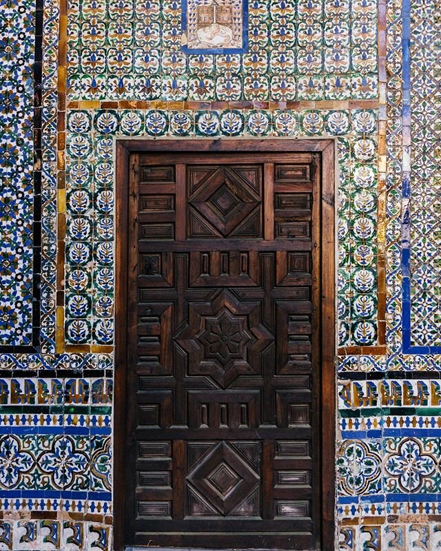 A tile and a door moment together is like my dream come true! 😂