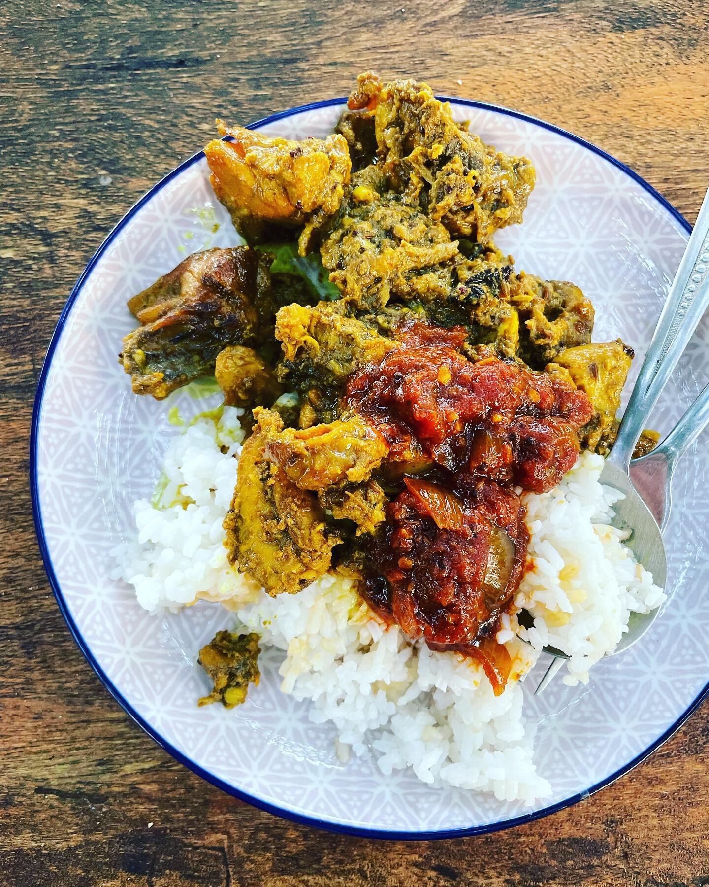 Best Chicken Curry EVER. 

#takeaway #savusavu #indofijian #indofijianfood #curry #indian #savusavu #fiji