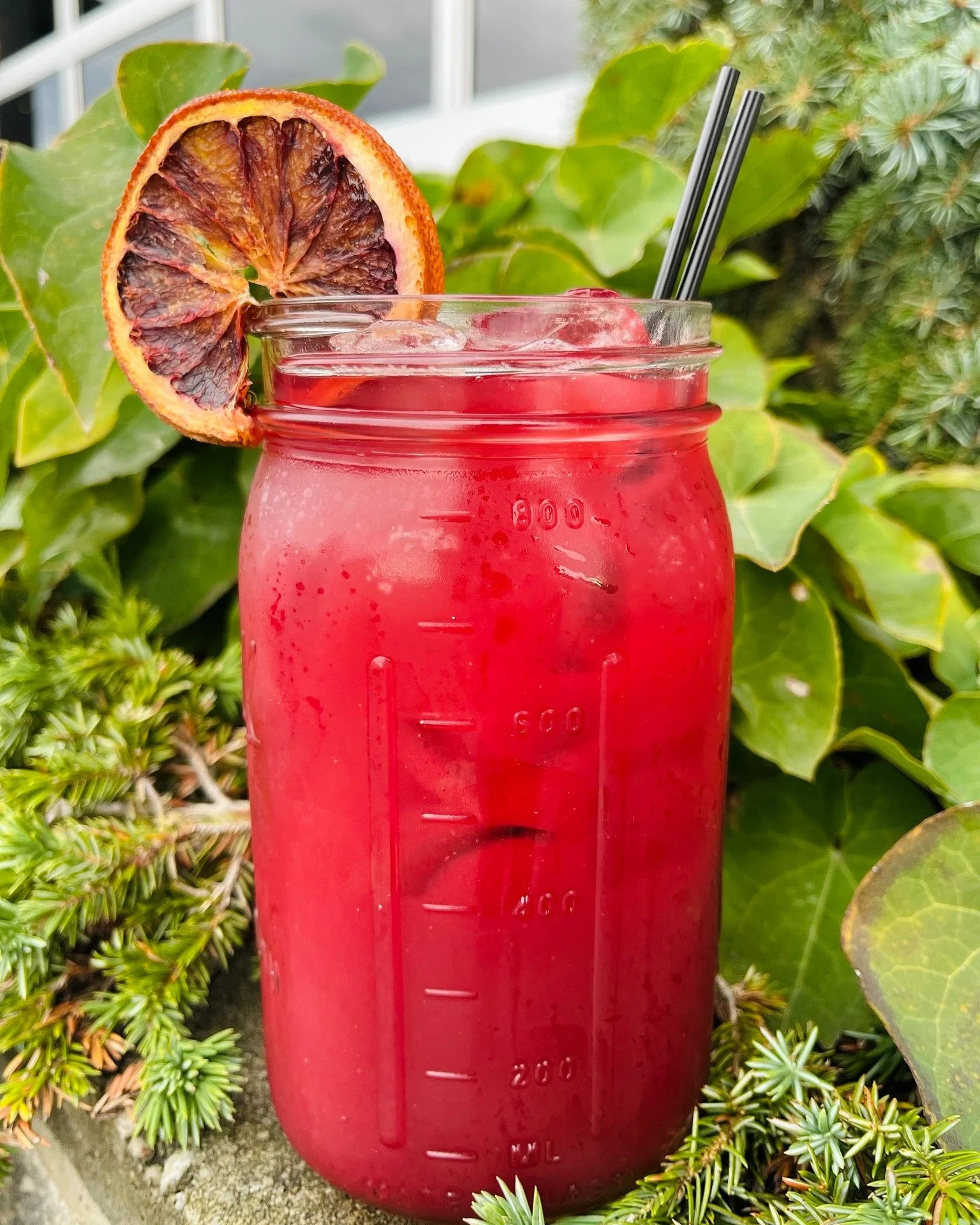 𝙄𝙩'𝙨 𝙩𝙞𝙢𝙚 𝙛𝙤𝙧 𝙣𝙚𝙬 𝙙𝙧𝙞𝙣𝙠 𝙨𝙥𝙚𝙘𝙞𝙖𝙡𝙨! Come on in and try them today at Railroad Pub &amp; Pizza. 

𝗕𝗹𝗼𝗼𝗱 𝗠𝗼𝗼𝗻 𝗦𝗽𝗿𝗶𝘁𝘇𝗲𝗿&ndash;Lime White Claw, El Corazon pur&eacute;e (blood orange, passionfruit, and pomegranate)