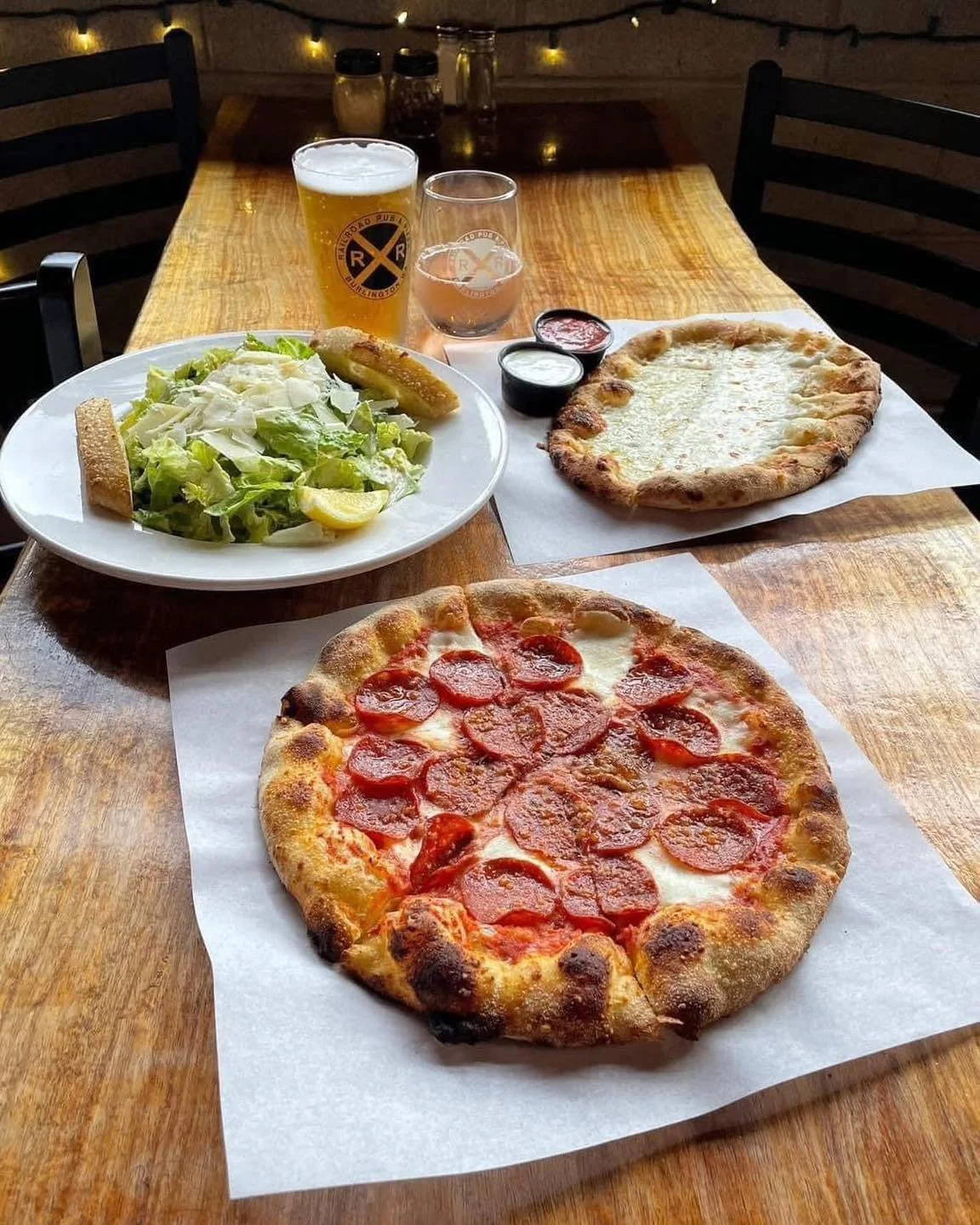 ✔ Pizza 
✔ Salad
✔ Cheese Bread
✔ Beer
✔ Wine