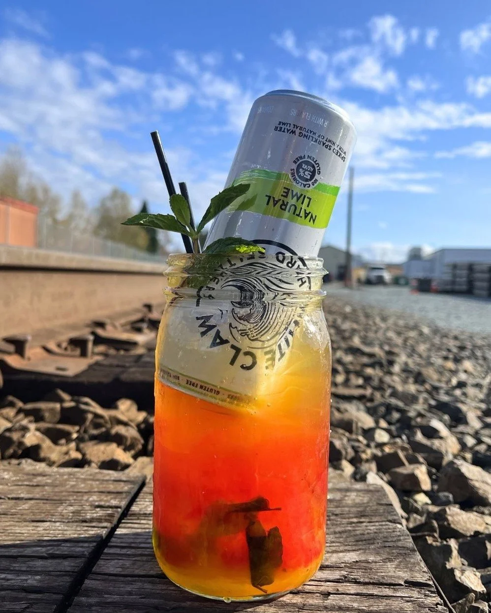 New drink specials start today at Railroad! 

🌷 Tulip Julep&ndash;Champagne, elderflower syrup, mango puree, fresh muddled like &amp; mint and strawberry puree. Topped with a lime white claw, $11. 

🍯 Honey Ros&eacute; Spritz&ndash;Ros&eacute; Pros