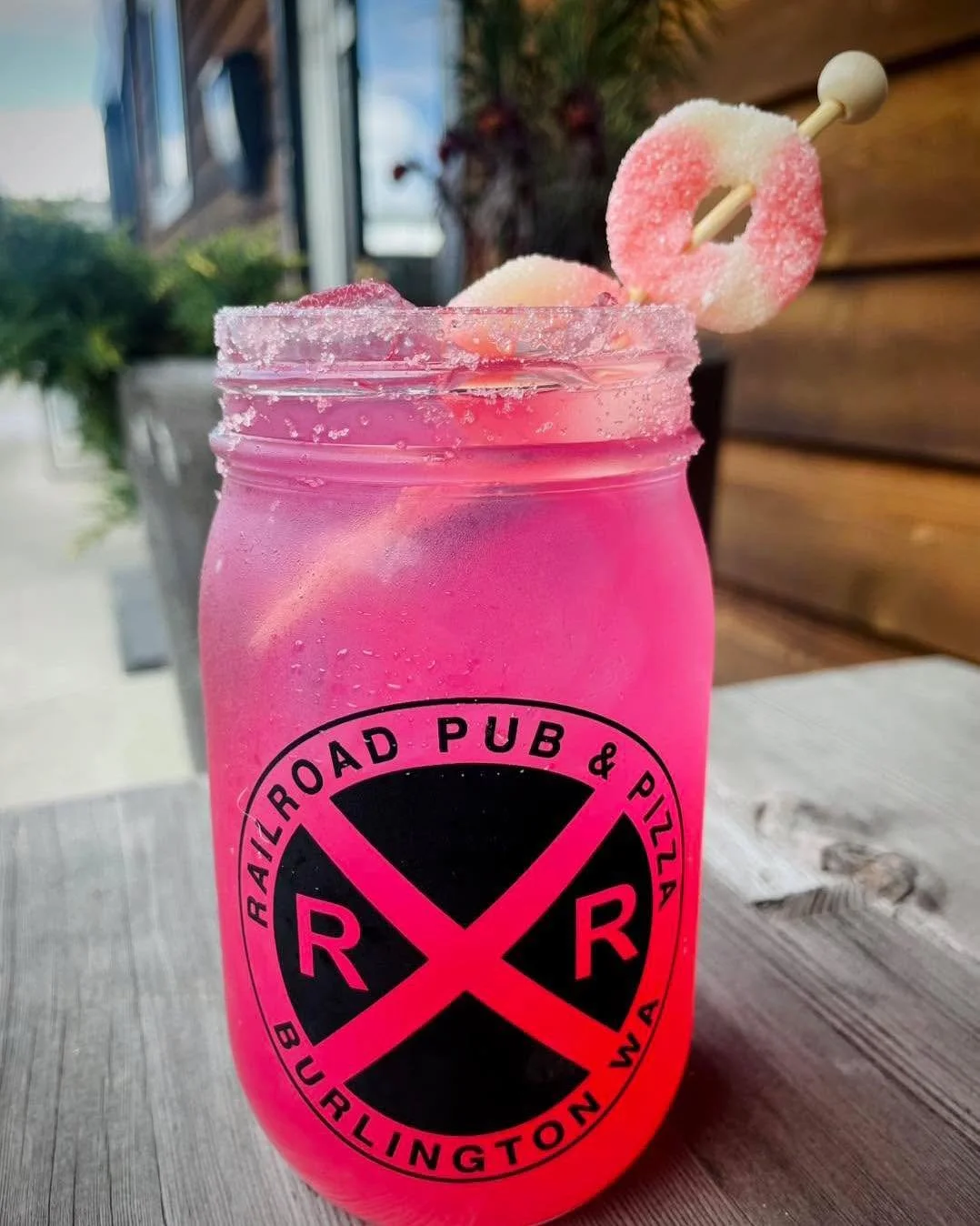 Railroad's Off The Rails Refreshers are just the drink you need! These non-alcoholic refreshers are powered by Pink or Blue Lotus plant-based energy for a clean, natural caffeine boost.

✨ Pink Loco Lemonade&ndash;Pink lotus, dragon fruit, lemonade a