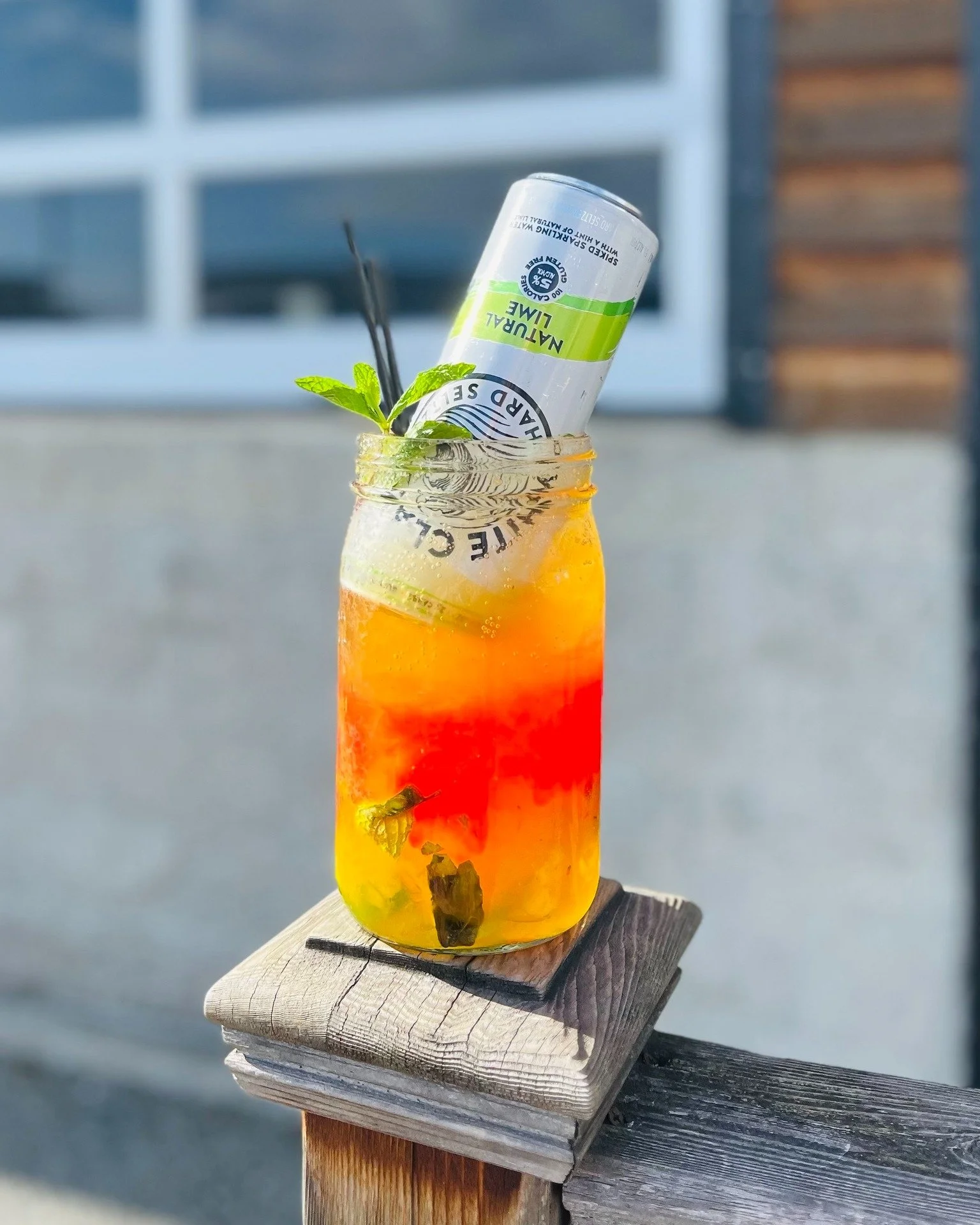 🌷 Tulips are blooming and so is our Tulip Julep! Champagne, elderflower syrup, mango puree, fresh muddled like &amp; mint and strawberry puree. Topped with a lime white claw, $11.