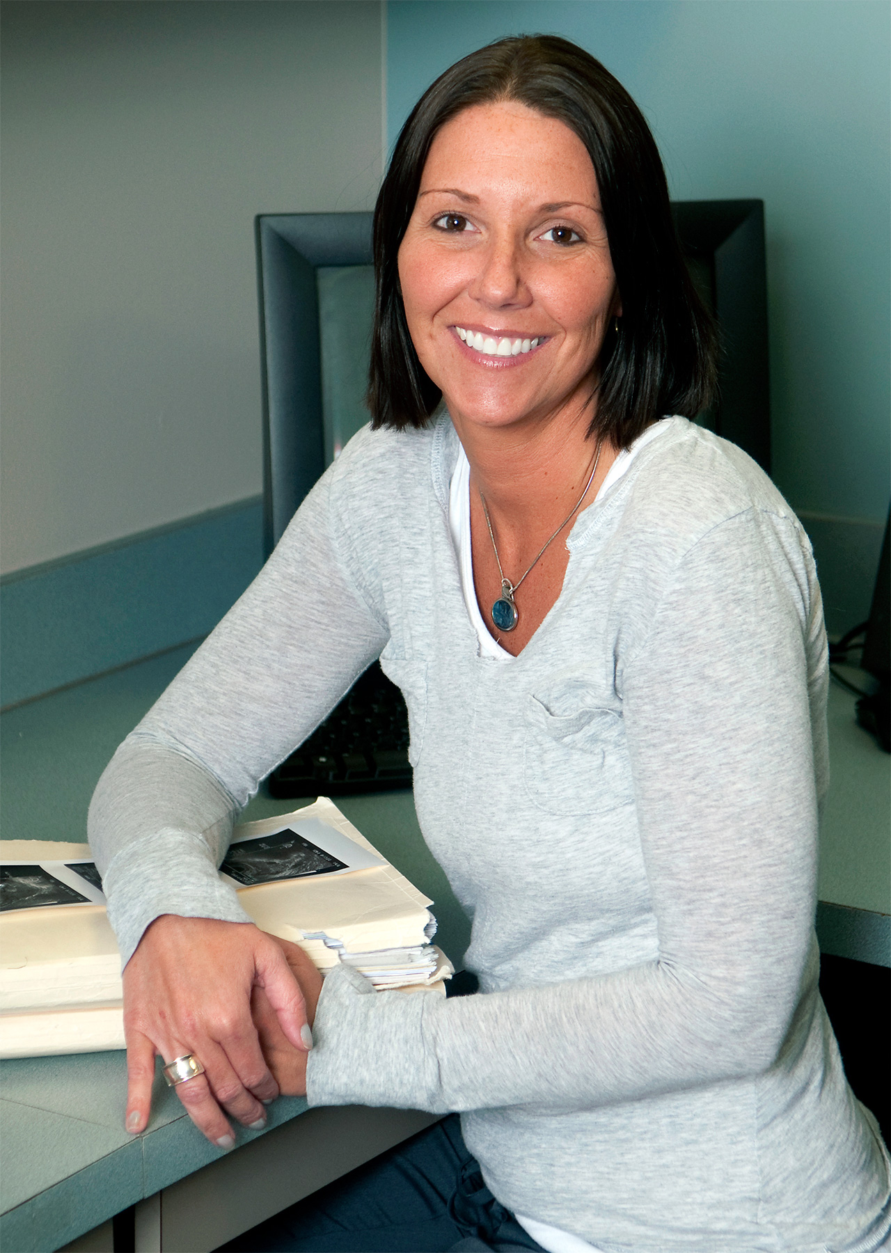 Victoria Jones Victoria started her insurance/medical billing career working in the Workers Compensation and Auto Liability division of the insurance world. After years of developing customer service departments for start up companies, she decided to broaden her area of expertise within a health care facility. Victoria then joined the staff of the Hinsdale Center for Reproduction in 2003 as Practice Manager.