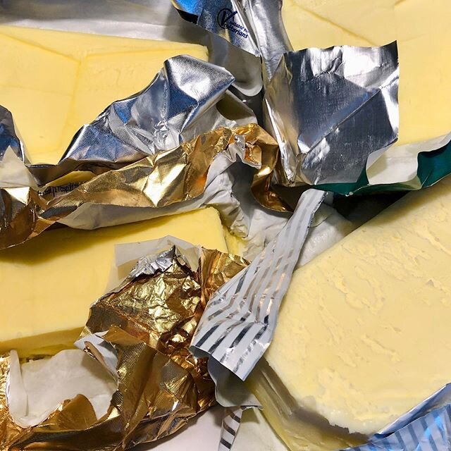 🧈Saturday Evening Post Dinner Butter Tasting🧈 
Our chosen butters from around the world tonight are:
@lurpak_danmark Unsalted Butter 
@delamere_dairy Goats Butter
@echire_le_beurre_de_france 
@sierranevadacheese Salted Butter