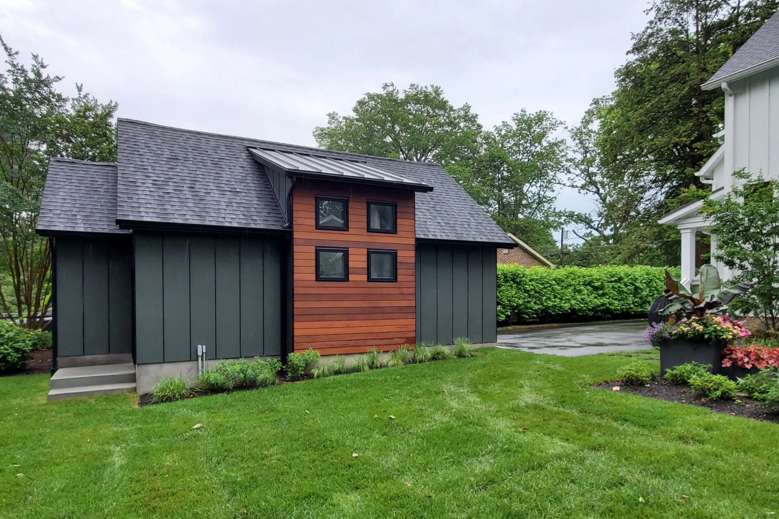 Shadow Garage - Yard View.jpg