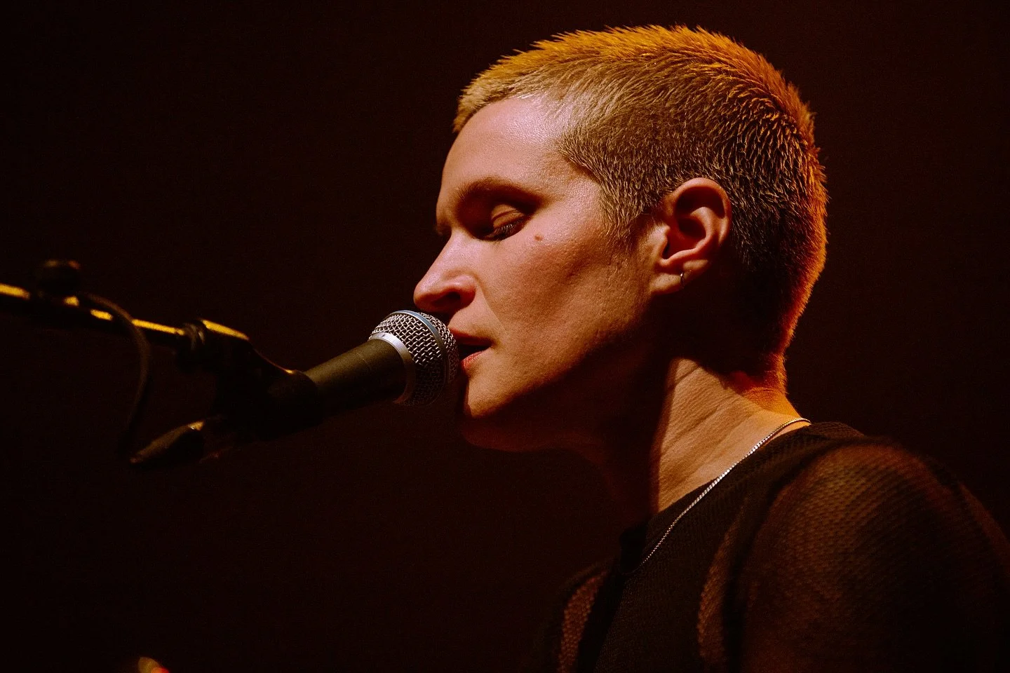 Spending my Saturday reflecting on aging, birthdays, and change&hellip;

I&rsquo;ve seen @bigthiefmusic perform at ages 20, 21, 25, and tonight, 29 ✨

🙇📸 last time for @firstavenue, April 2022