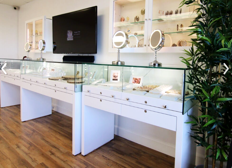I recently discovered Envy while looking for a great place to get my ears pierced in the beach cities. I was expecting a typical piercing joint... one that felt a little rough but got the job done quick and without a gun. I walked in and discovered it was more of a curated earring shop with a variety of shapes and sizes of stones and gems. I love it! From trendy little lightning studs to opals and turquoise, this place has a large and stylish selection. 