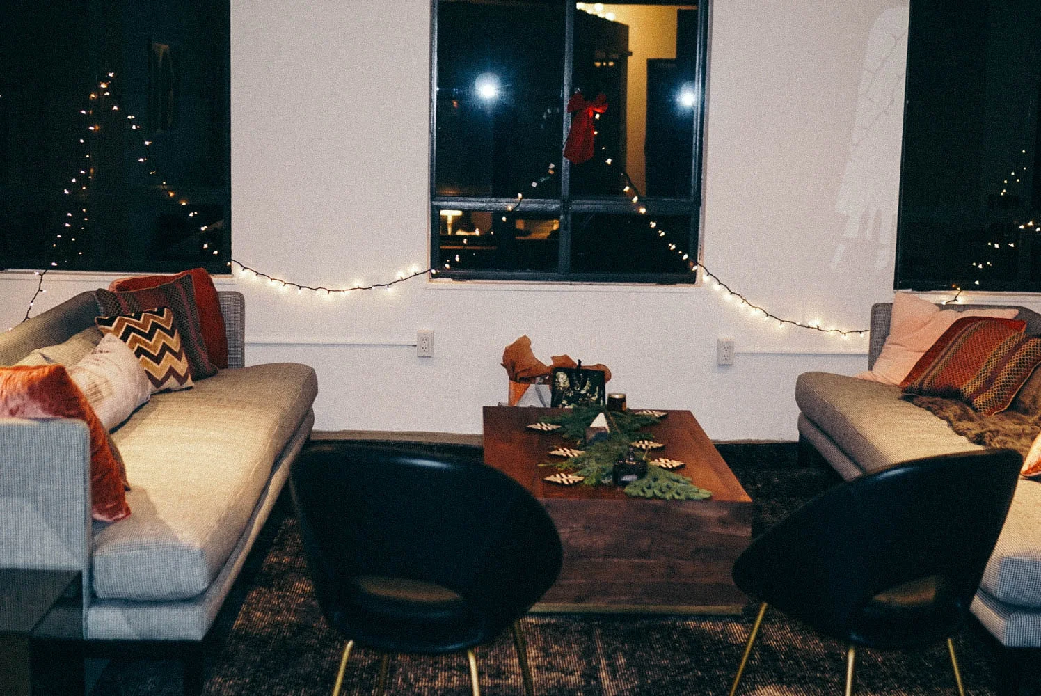5-things-you-need-to-how-to-host-a-party-5.jpg