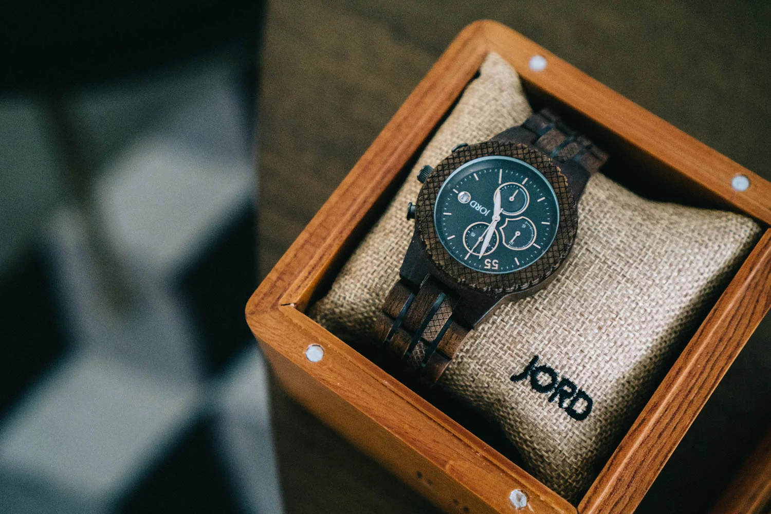 unique-minimalist-wood-watch-for-valentines-day.jpg