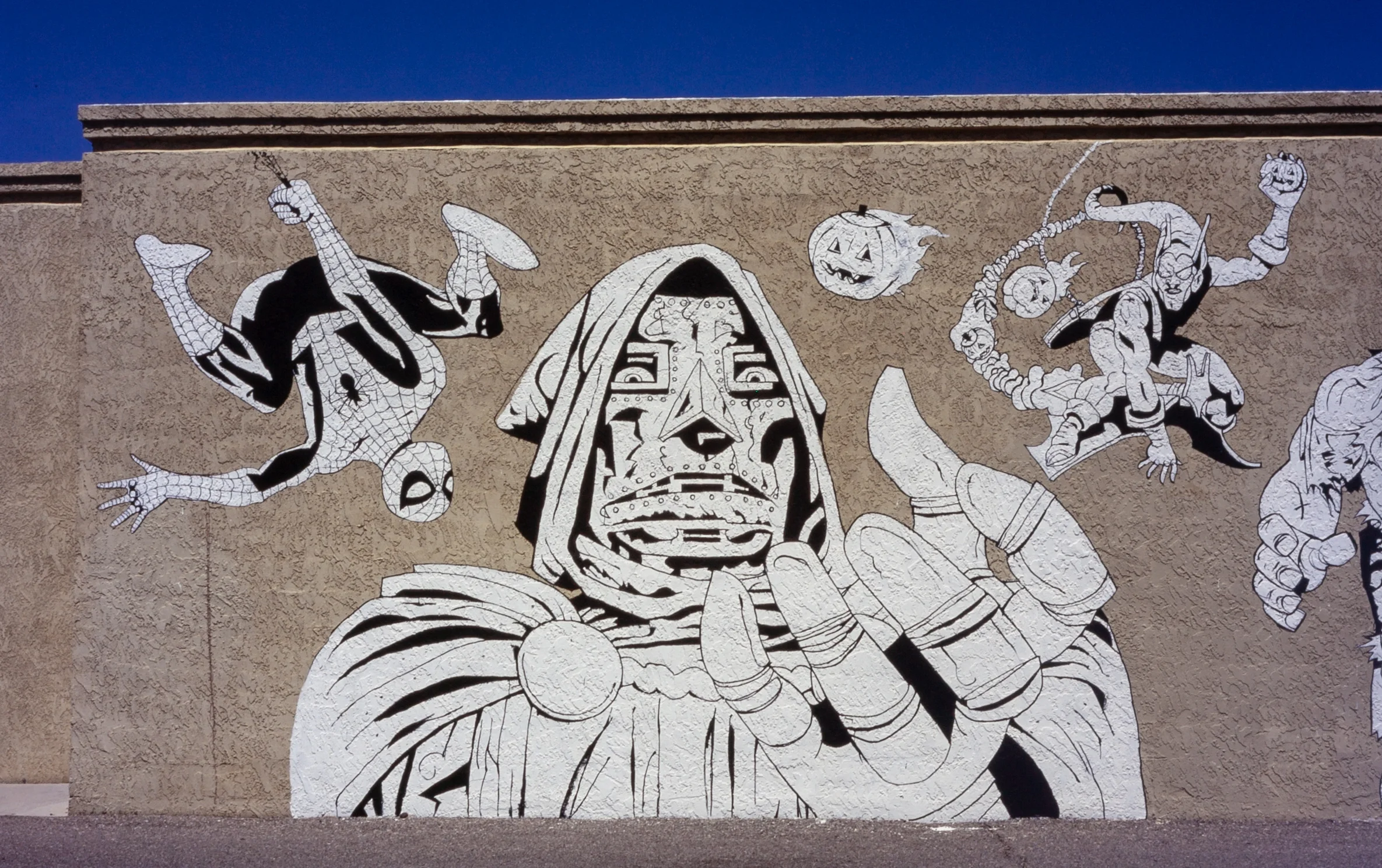 Spider-Man, Doctor Doom, and Green Goblin at Fantasy Comics, Tucson, AZ. Mural by Danny Martin (Fuji Astia 100F, expired 9/2005)