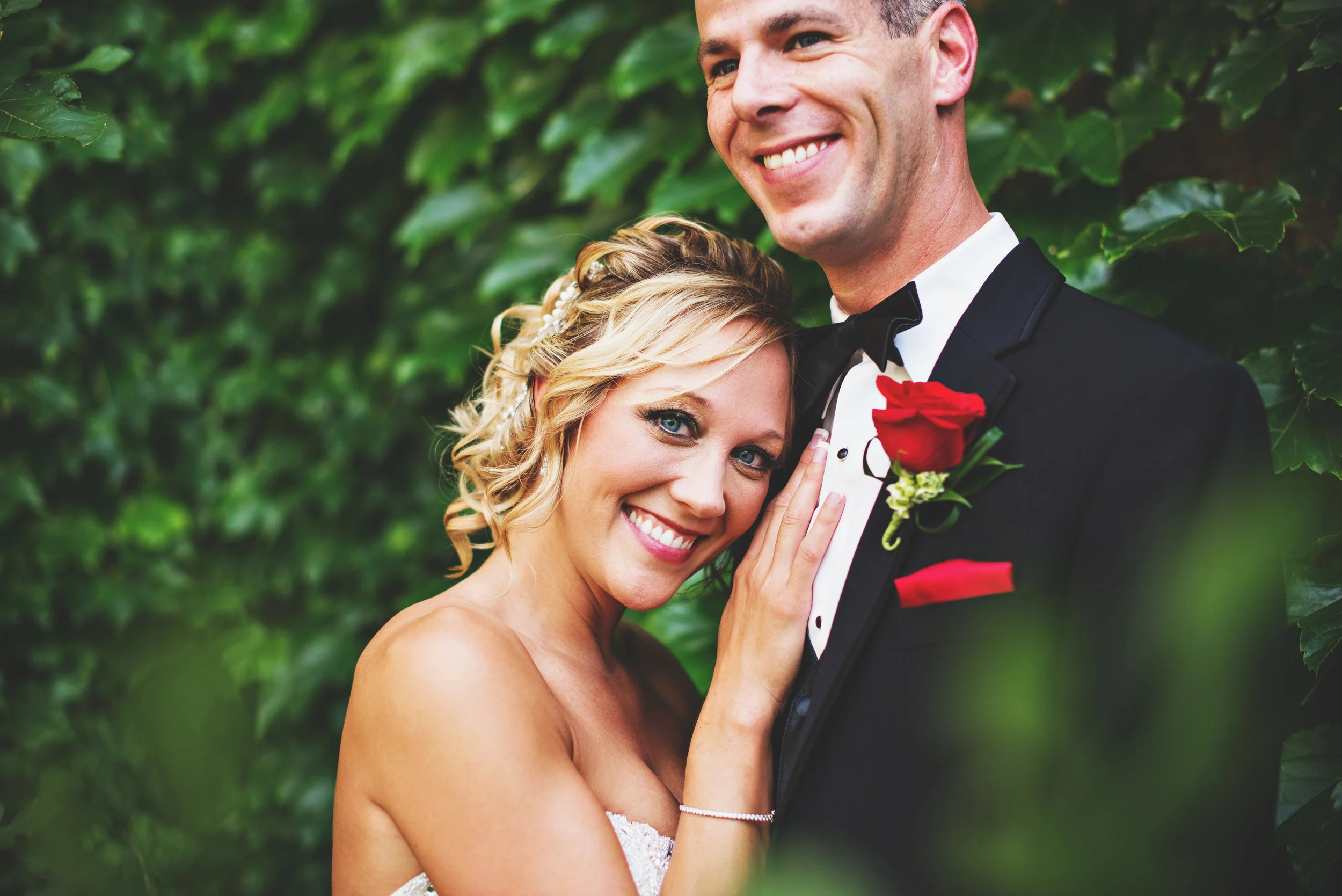 a classic Kalamazoo romance | Justin + Courtney | Kalamazoo Wedding Photographers